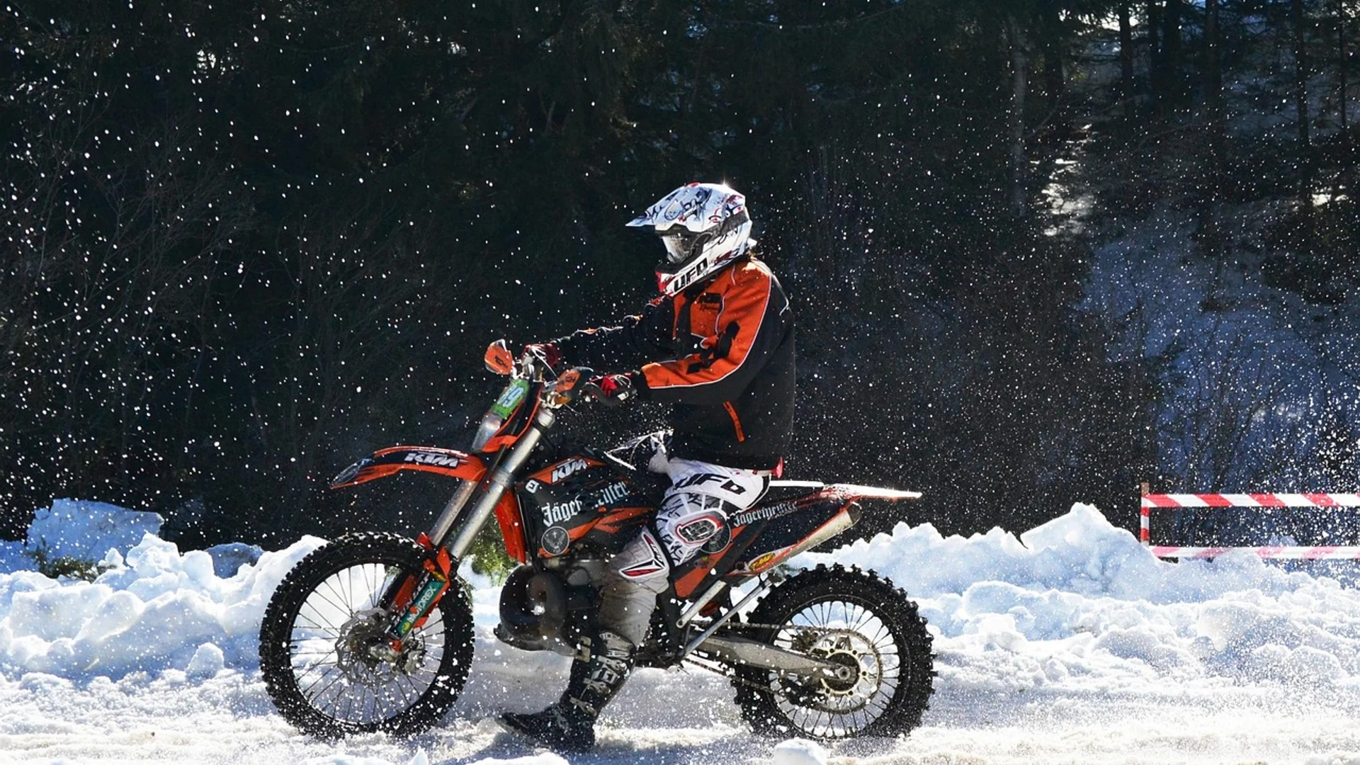 Motorcycle the snow biker - free hd motorcycle wallpaper for desktop