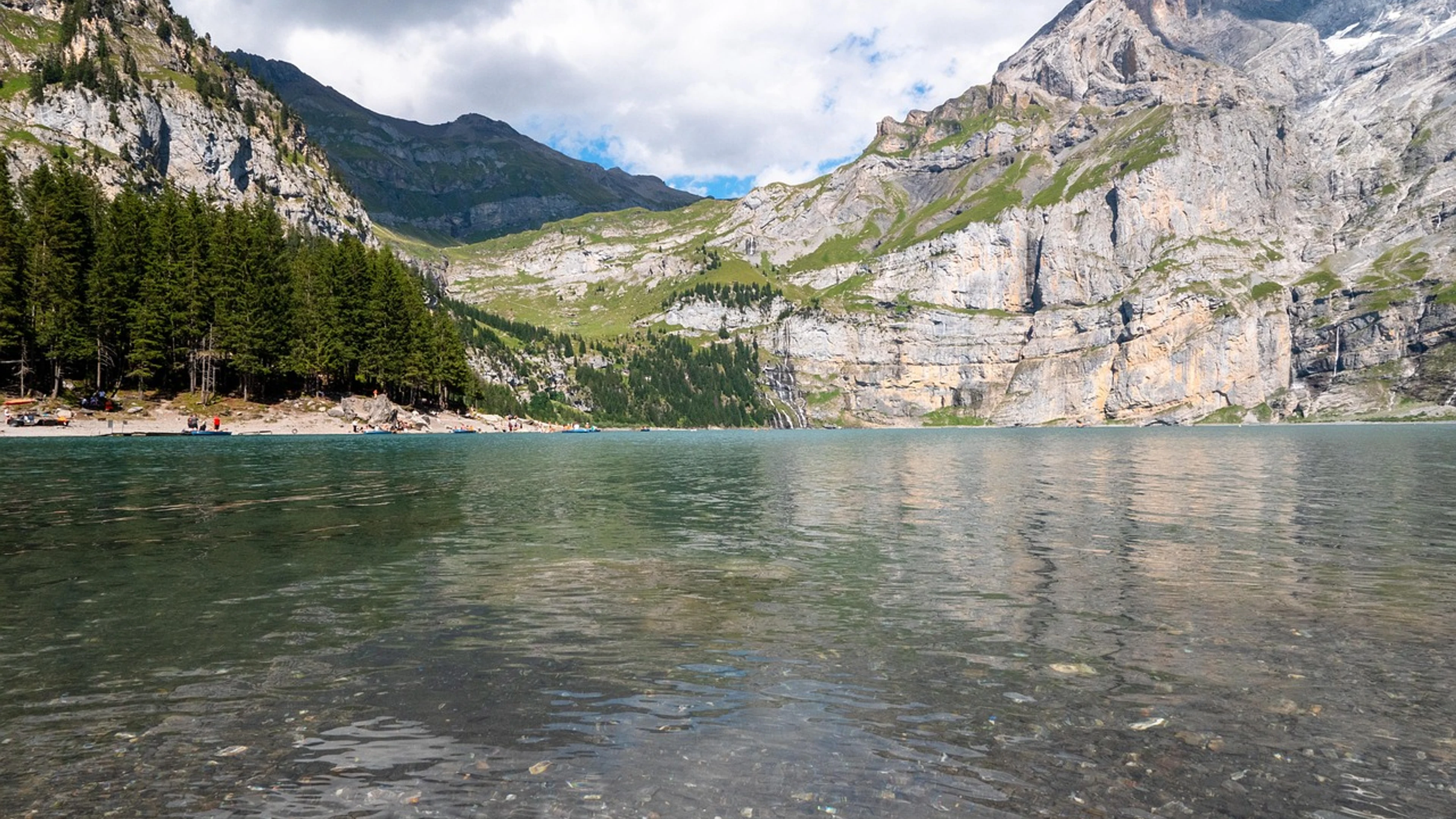 Alpine lake mountain lake - free 4K Ultra HD mountain wallpaper for desktop