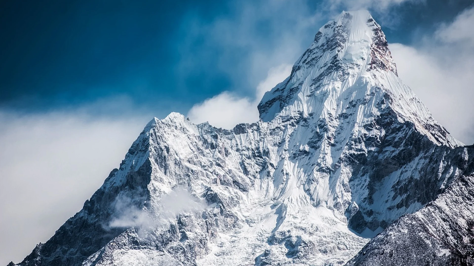 Ama dablam snow mountain - free hd mountain wallpaper for desktop