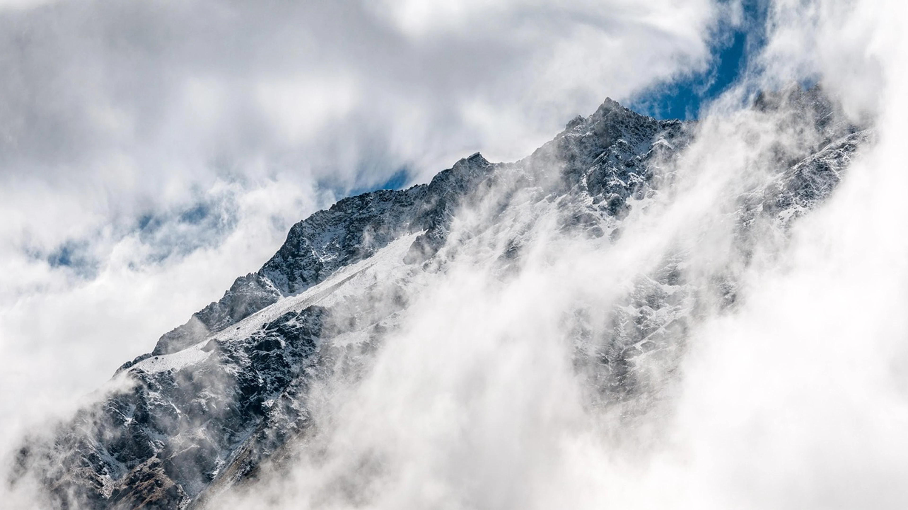 Clouds mountain mountain peak - free 4K Ultra HD mountain wallpaper for desktop