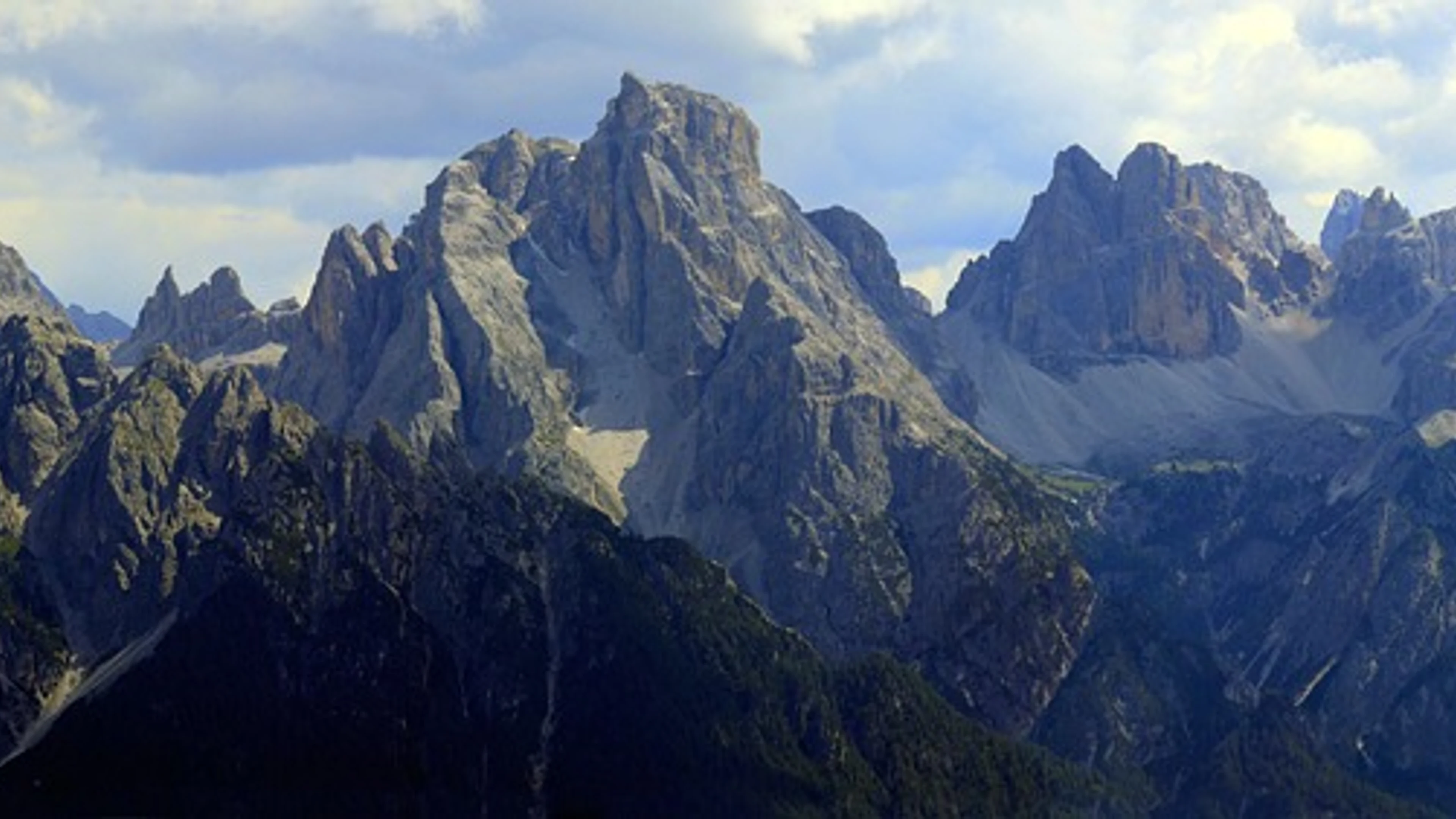 Dolomites italy alps - free 4K Ultra HD mountain wallpaper for desktop
