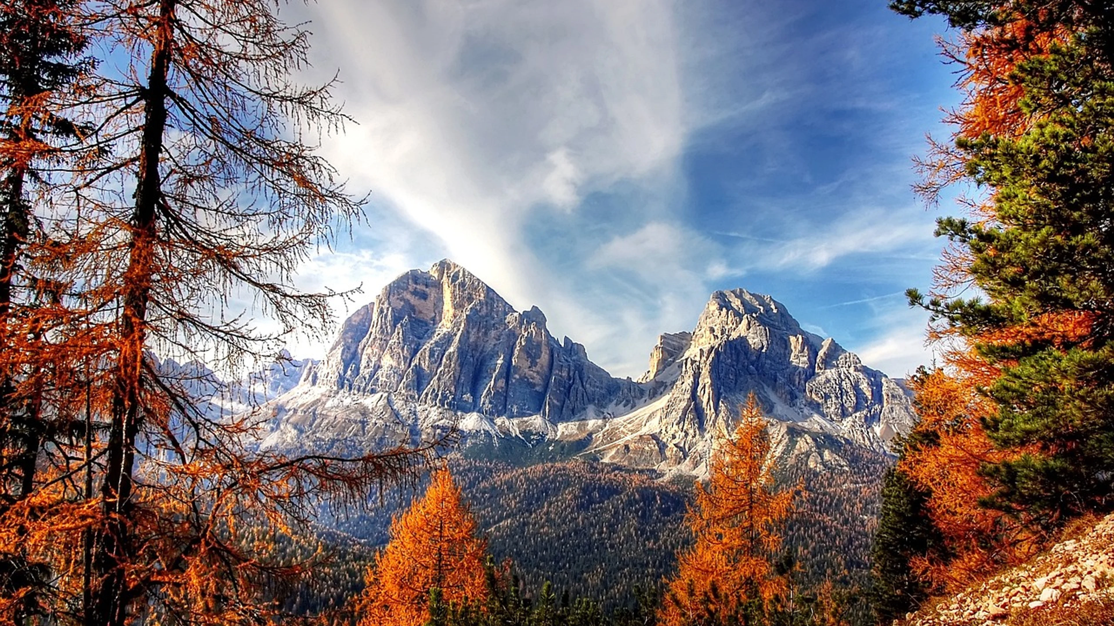 Dolomites mountains alps - free 4K Ultra HD mountain wallpaper for desktop
