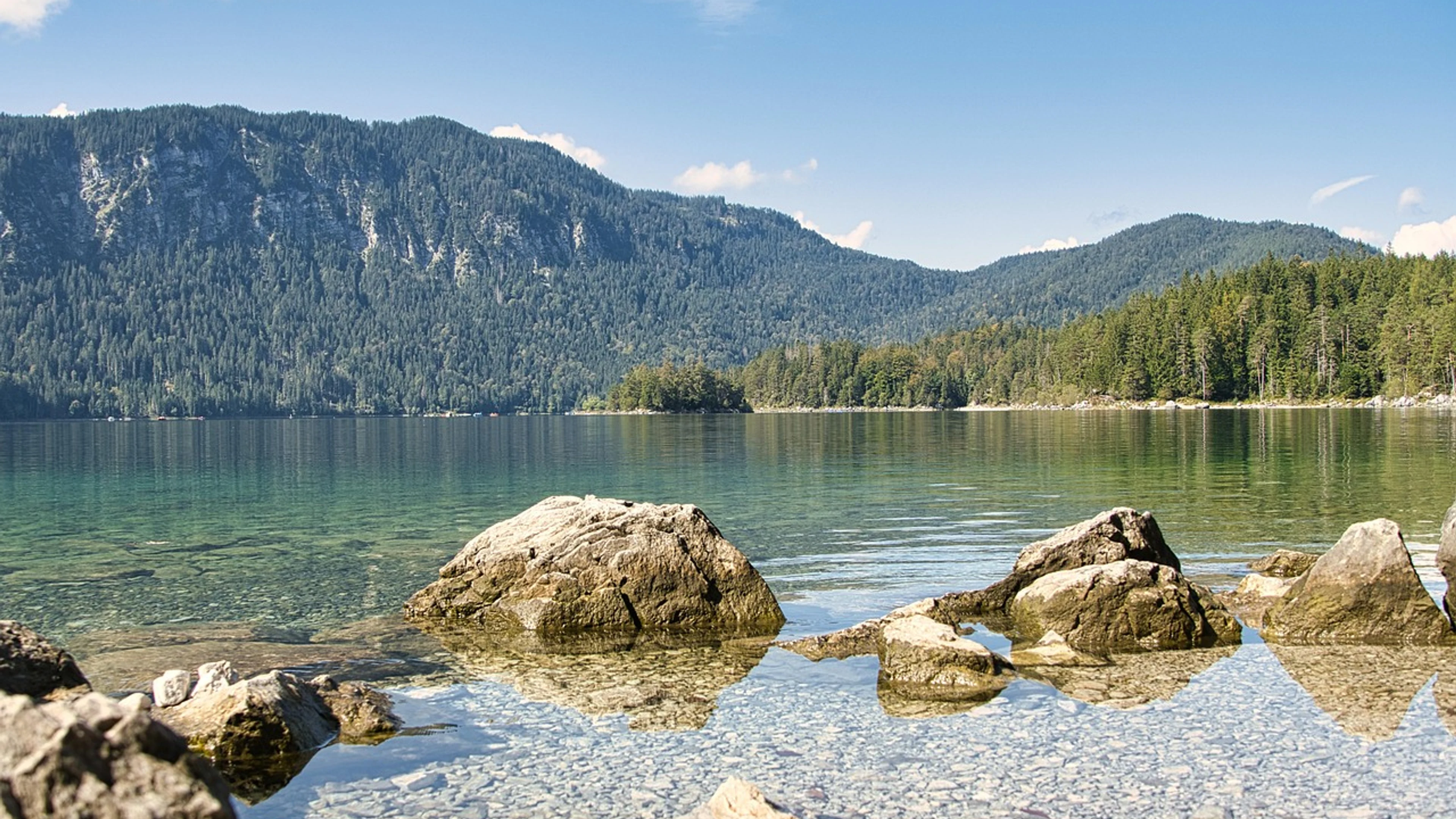 Lake mountains nature - free 4K Ultra HD mountain wallpaper for desktop