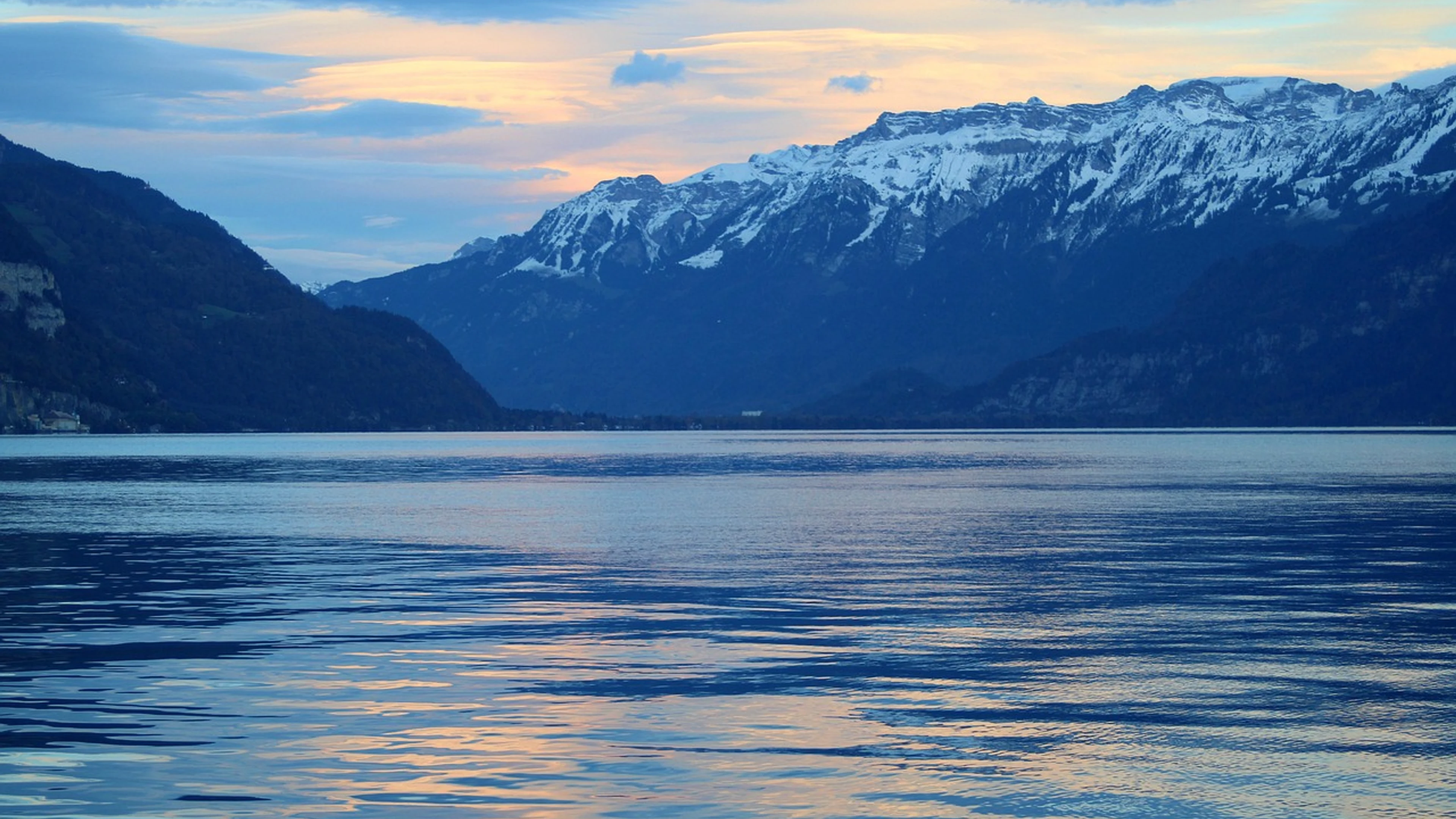 Lake thun panorama mountains - free 4K Ultra HD mountain wallpaper for desktop