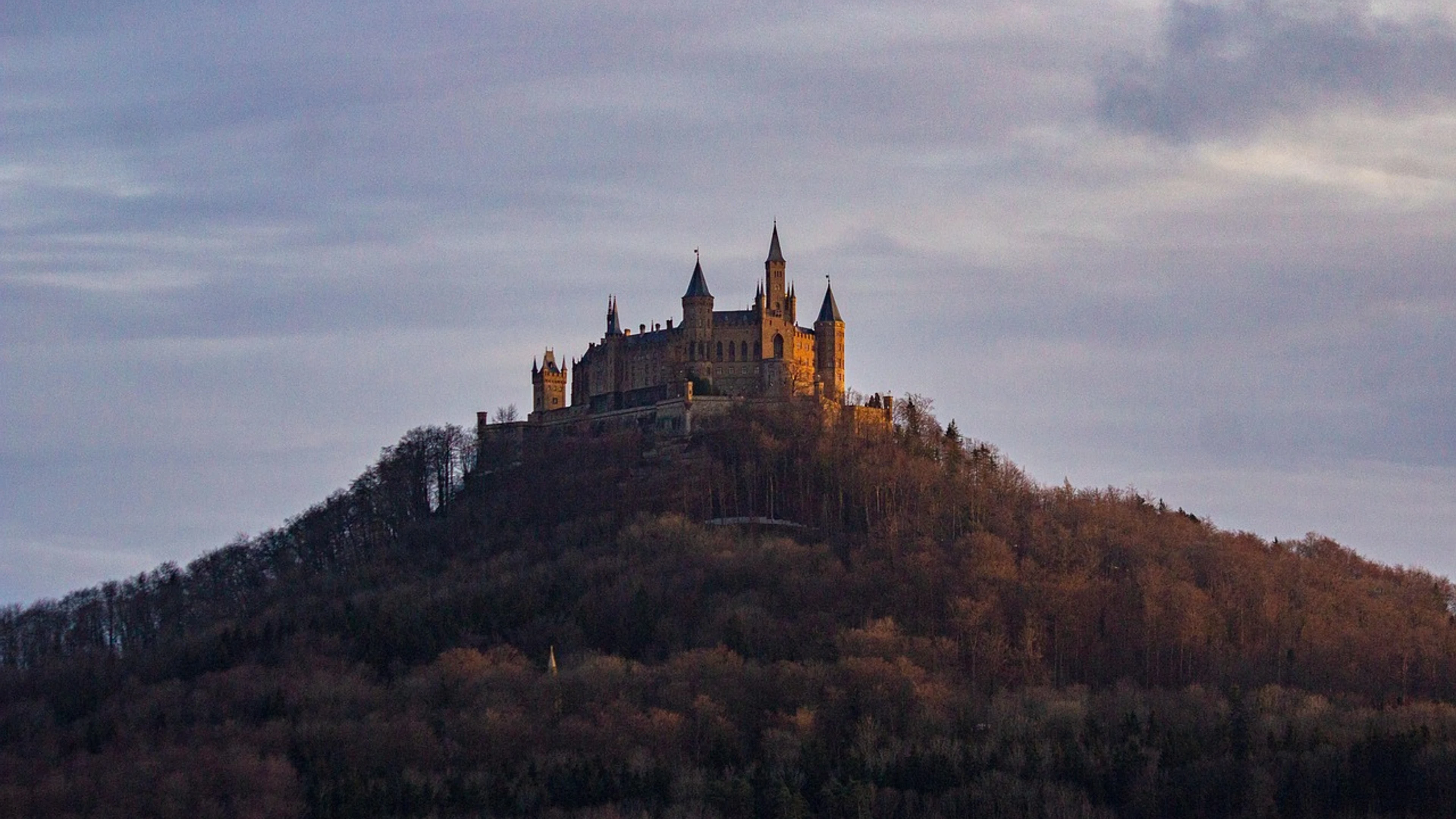 Mountain castle trees - free 4K Ultra HD mountain wallpaper for desktop