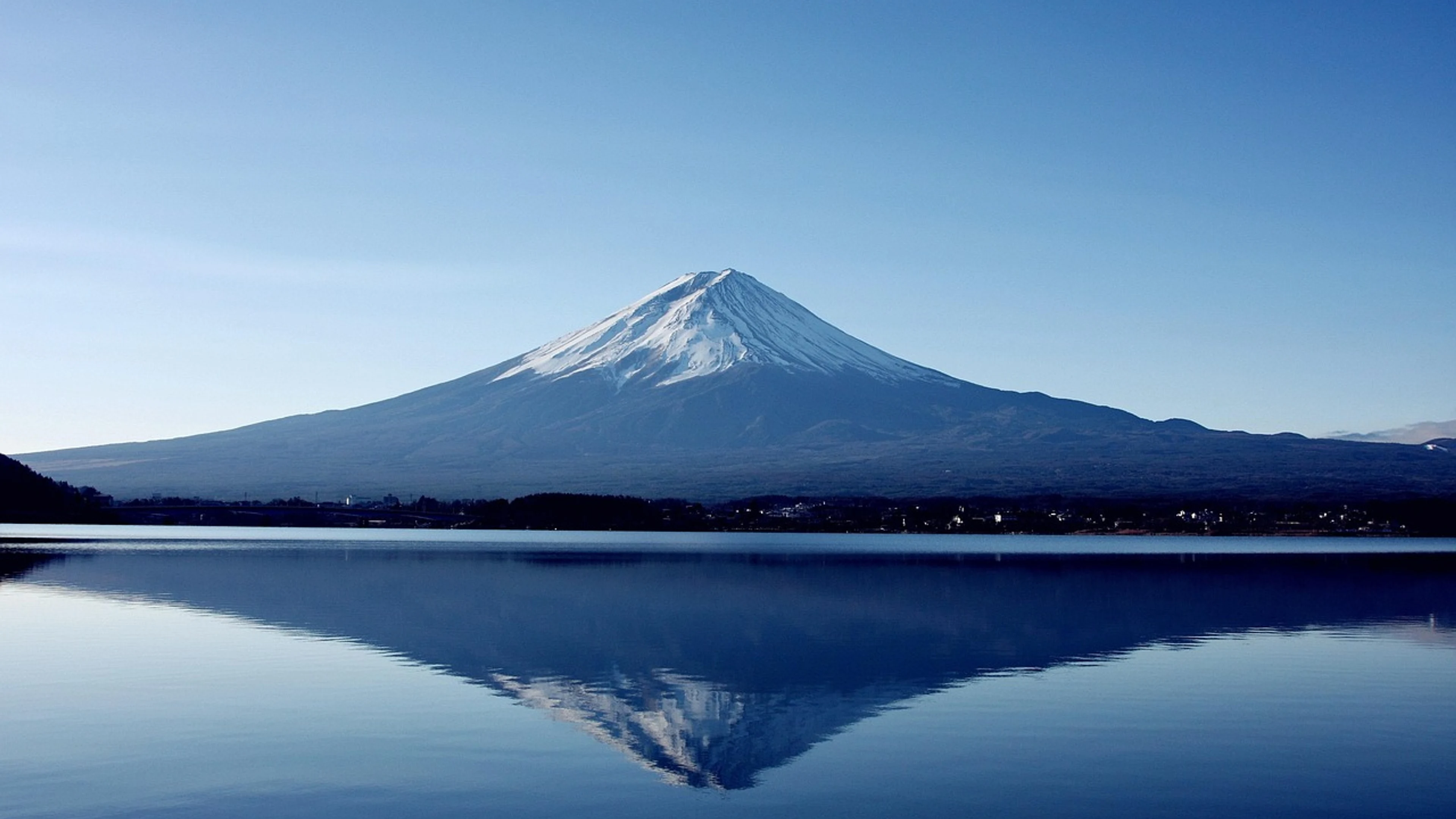 Mountain mountain range lake - free 4K Ultra HD mountain wallpaper for desktop