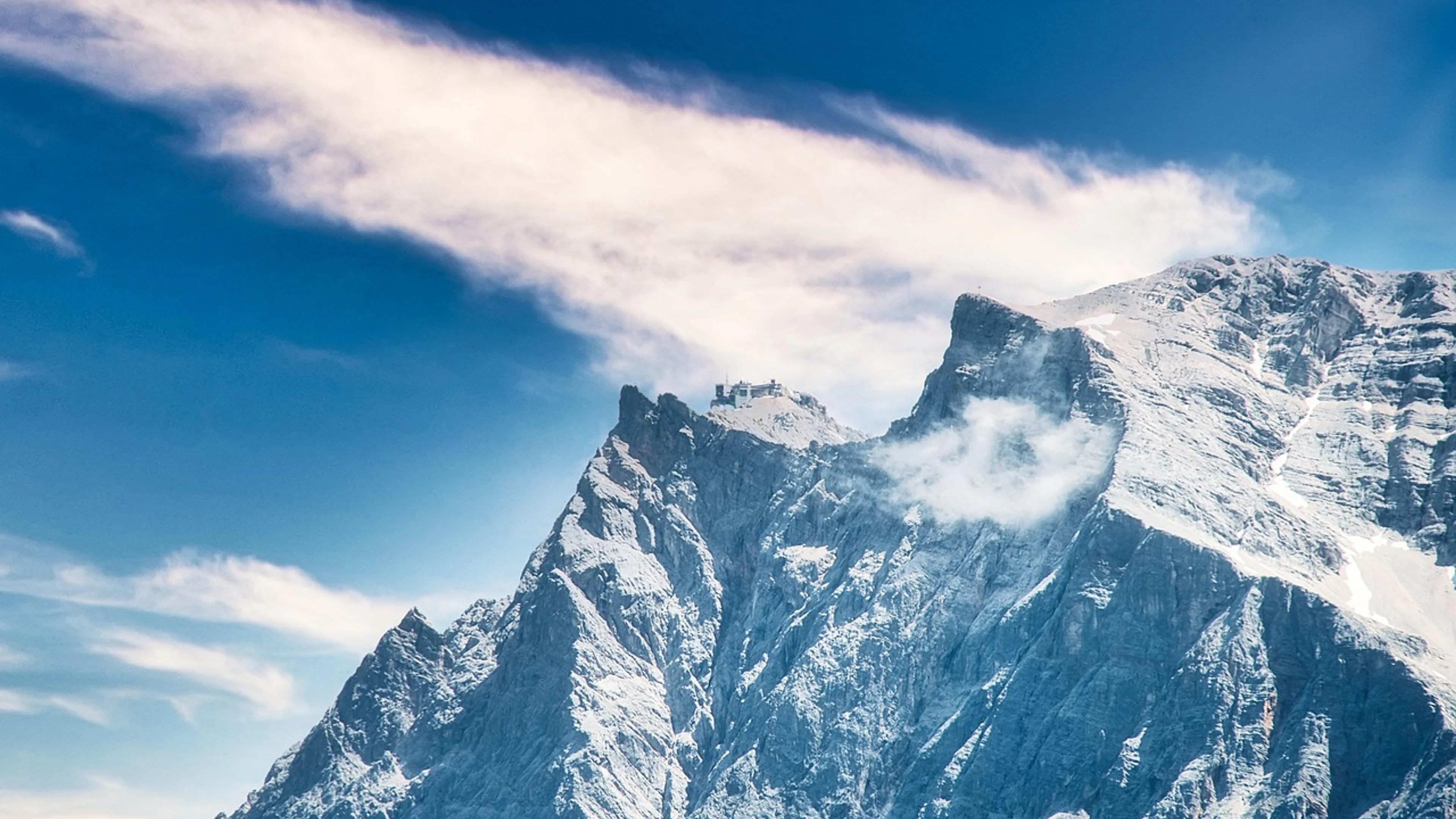 Mountain rock summit - free 4K Ultra HD mountain wallpaper for desktop