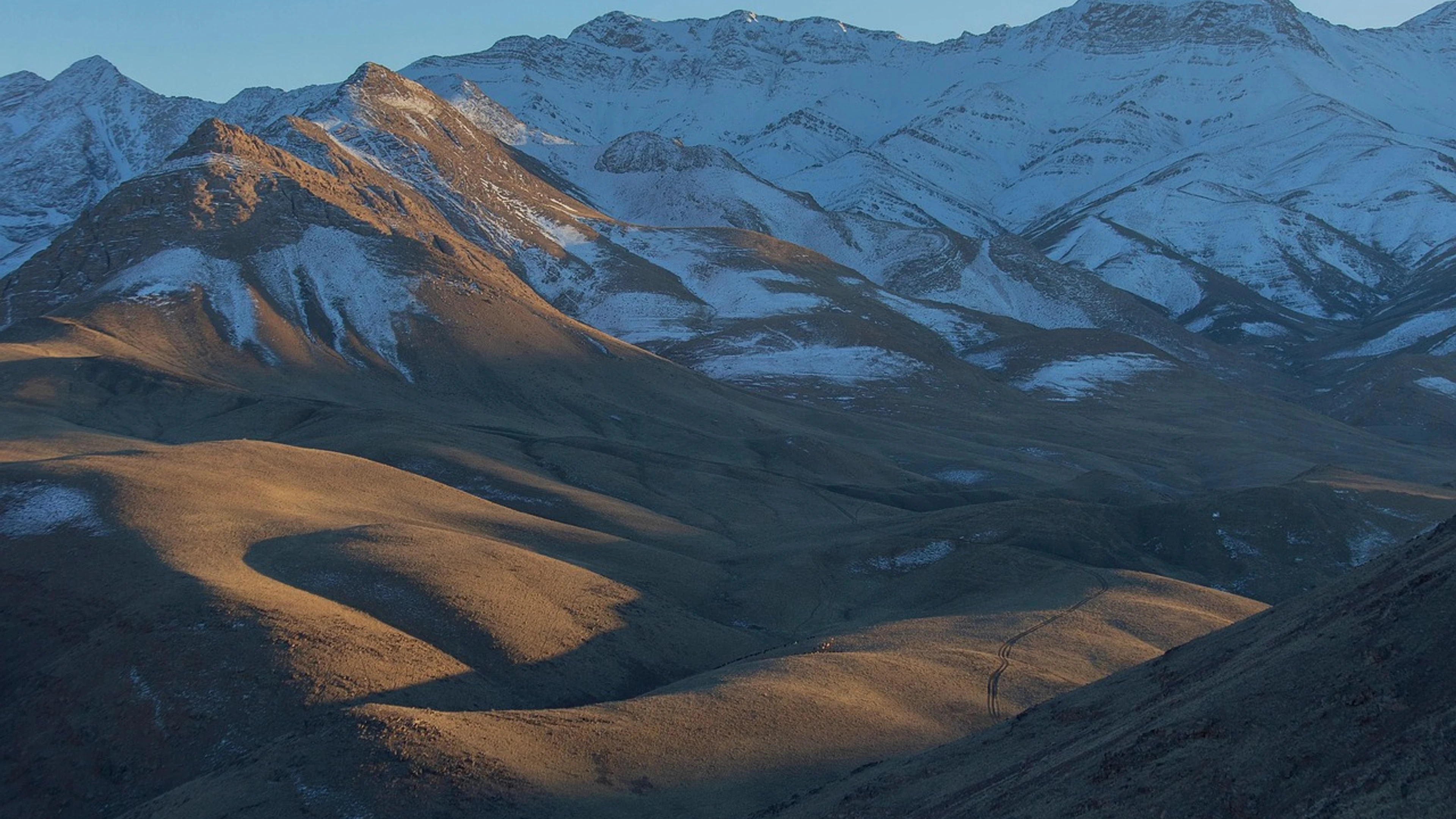 Mountain summit snow - free 4K Ultra HD mountain wallpaper for desktop