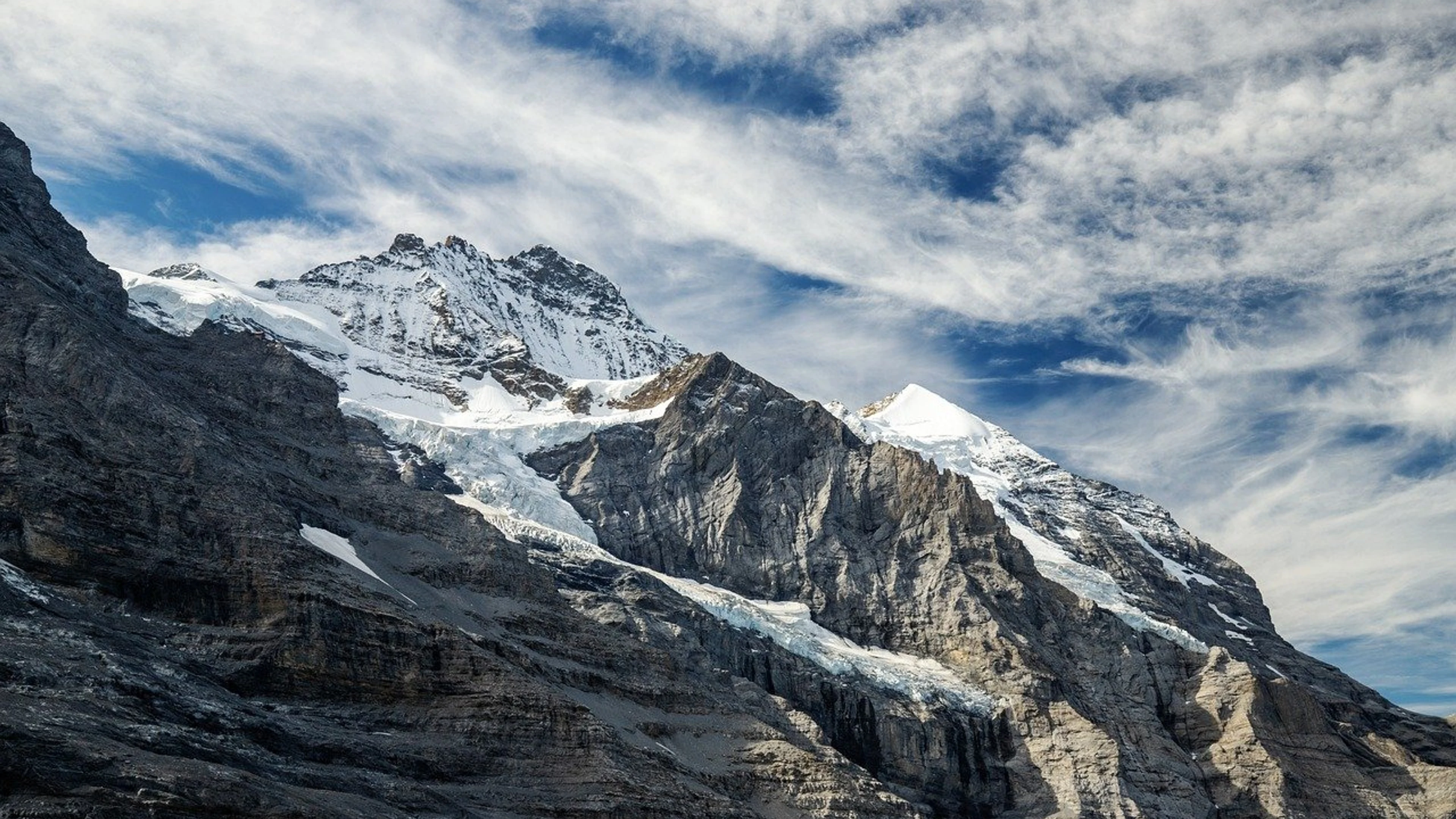 Mountains alps clouds - free 4K Ultra HD mountain wallpaper for desktop