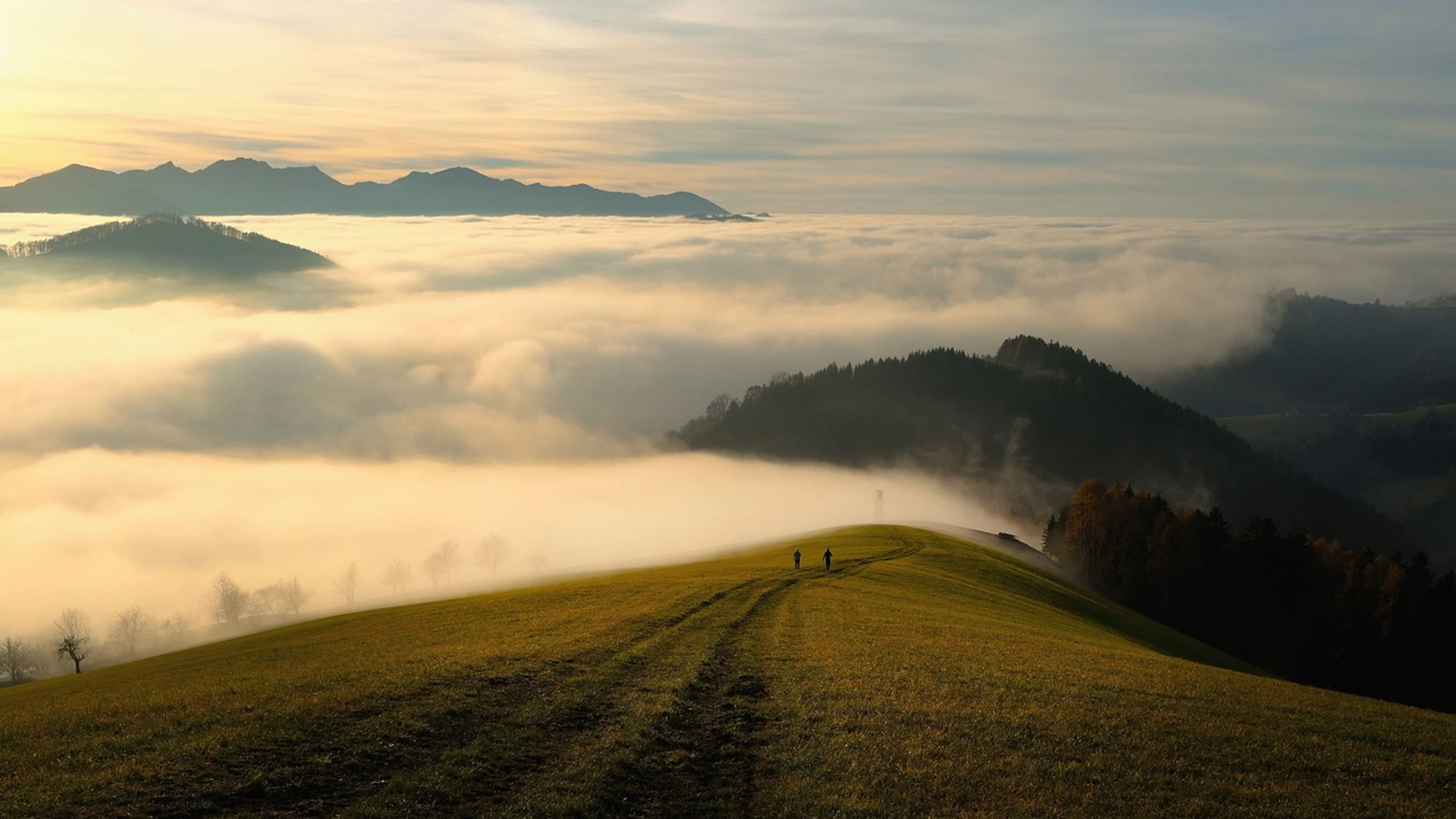 Mountains fog sky - free 4K Ultra HD mountain wallpaper for desktop