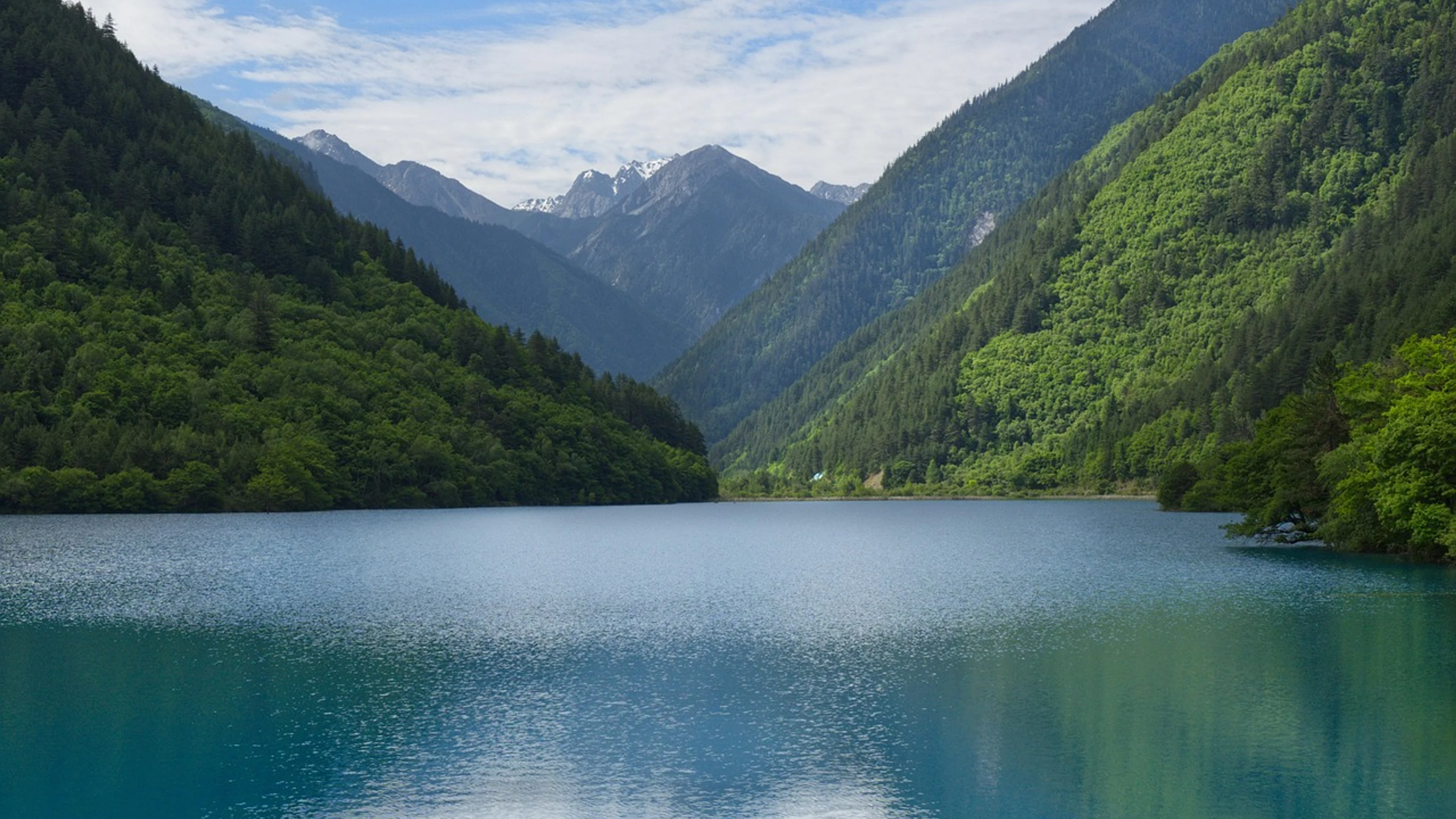 Mountains nature lake - free 4K Ultra HD mountain wallpaper for desktop