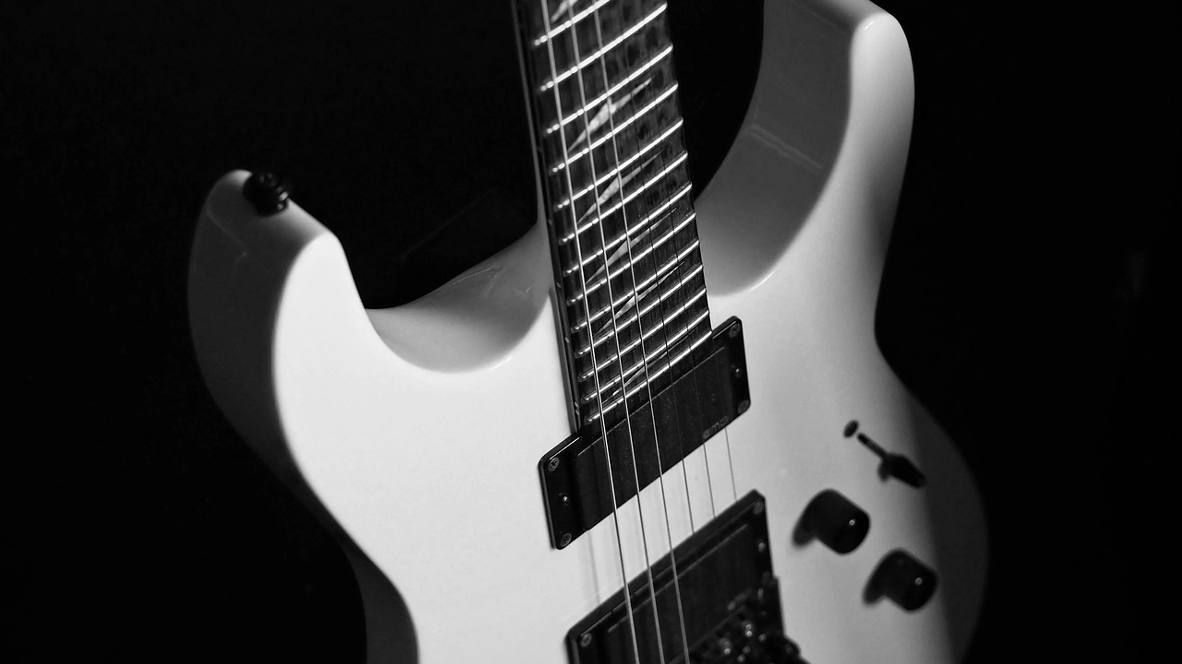 Guitar musical instrument black-and-white - free 4K Ultra HD music wallpaper for desktop