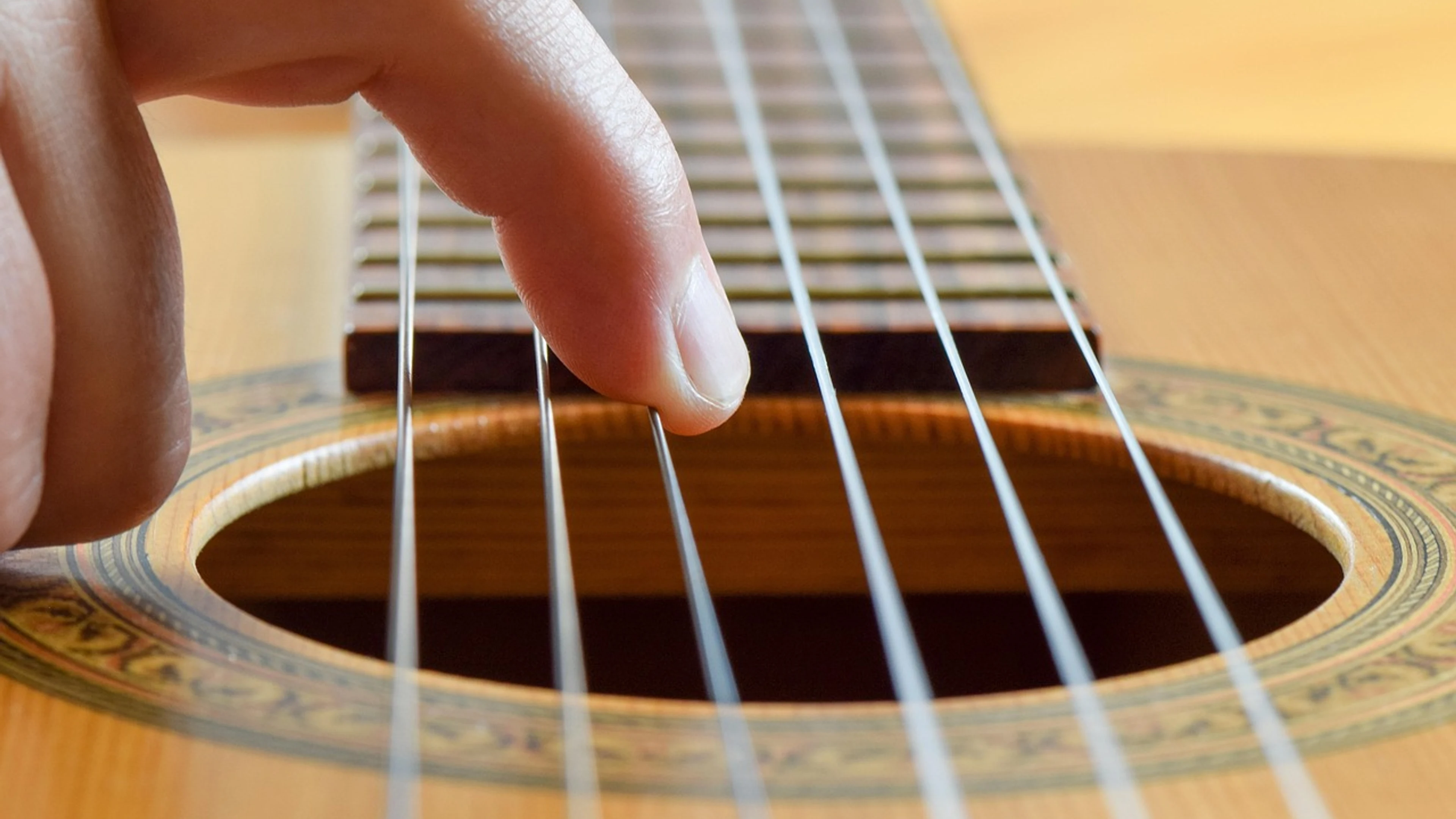 Strings guitar play - free 4K Ultra HD music wallpaper for desktop