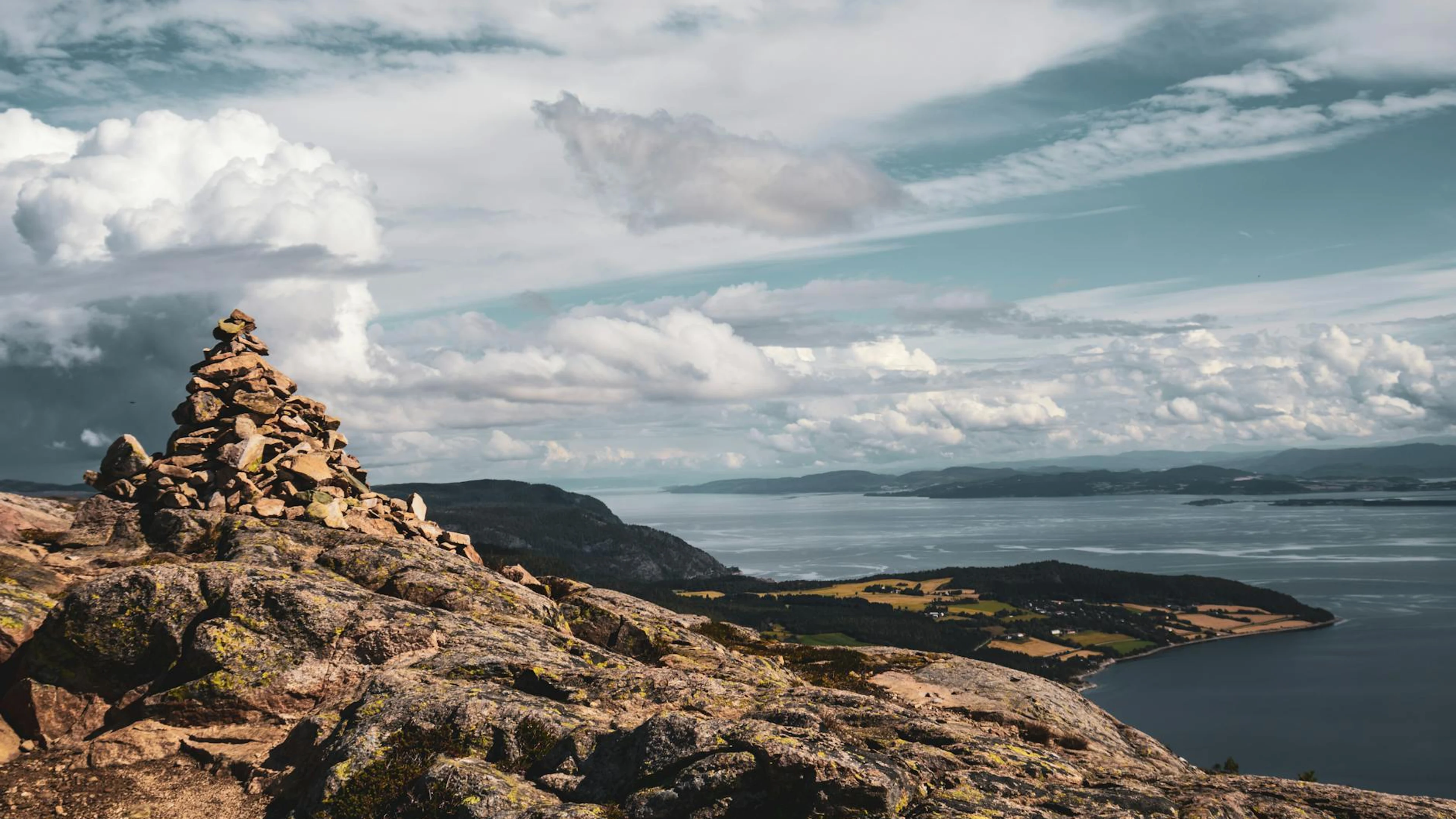 Breathtaking coastal landscape in Trondheim, Norway with rocky formations and ex - free 4K Ultra HD nature wallpaper for desktop