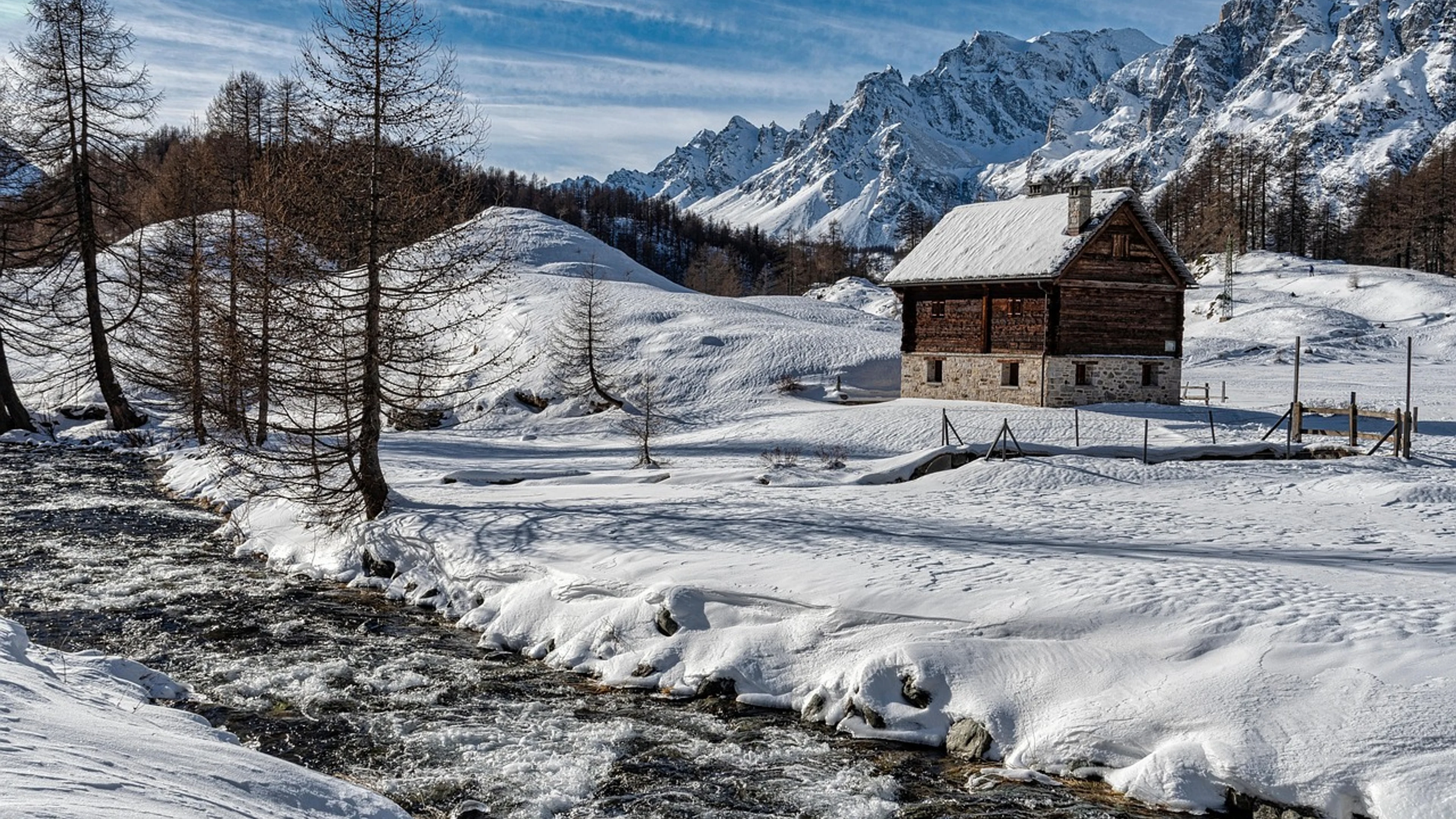 Cabin river winter - free 4K Ultra HD nature wallpaper for desktop