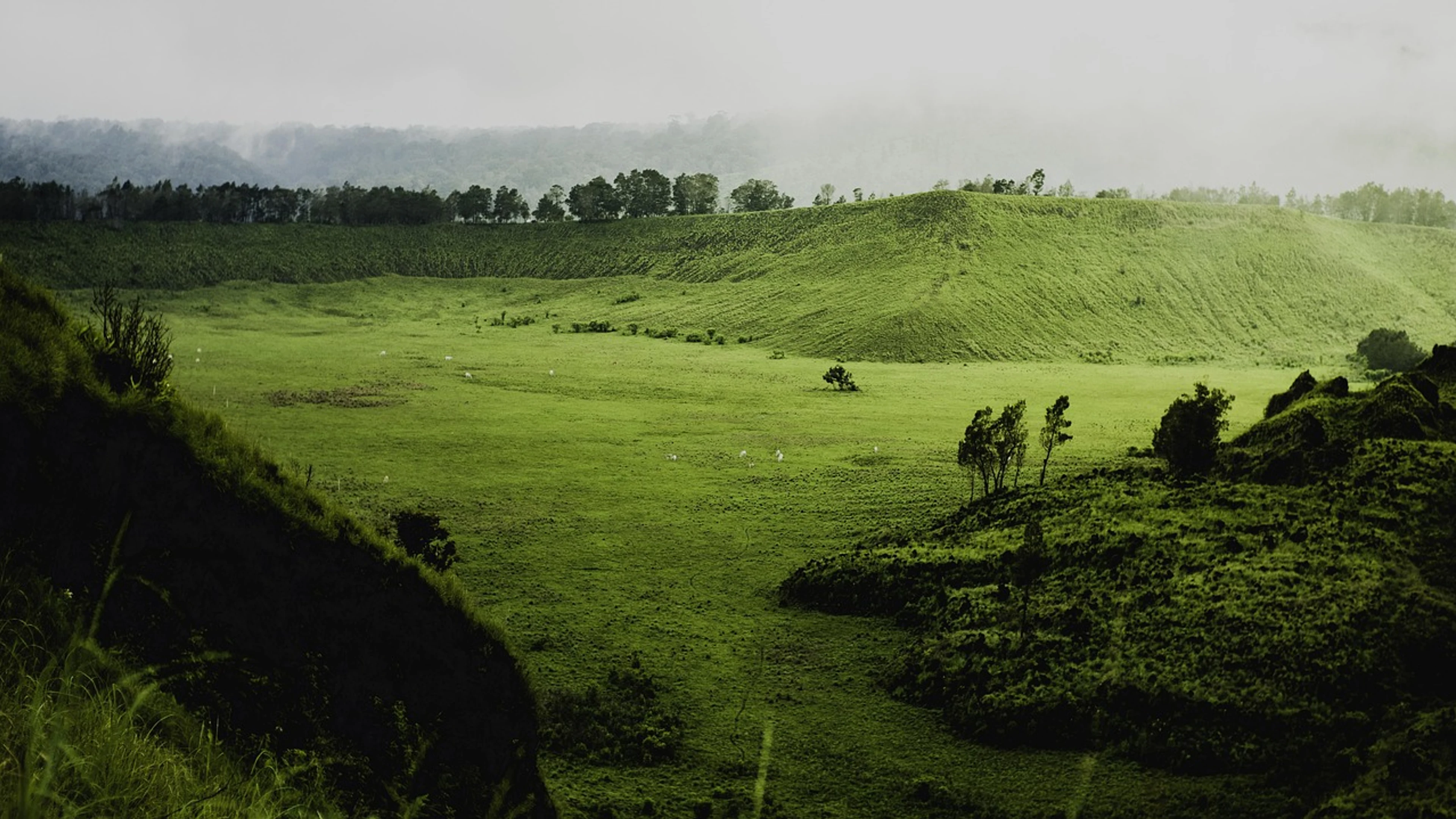 Landscape scenery mountain - free 4K Ultra HD nature wallpaper for desktop