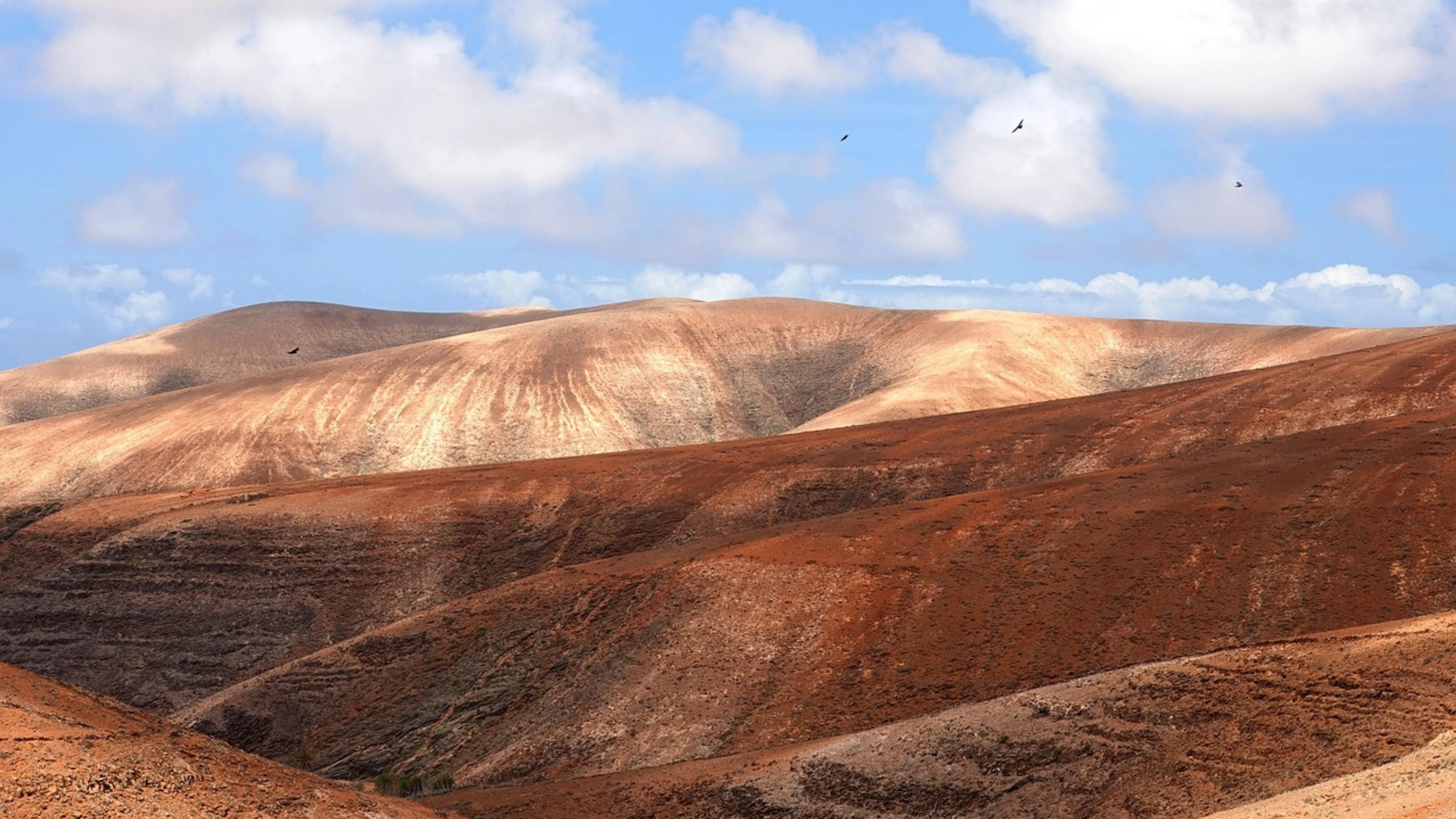 Mountains landscape hills - free 4K Ultra HD nature wallpaper for desktop