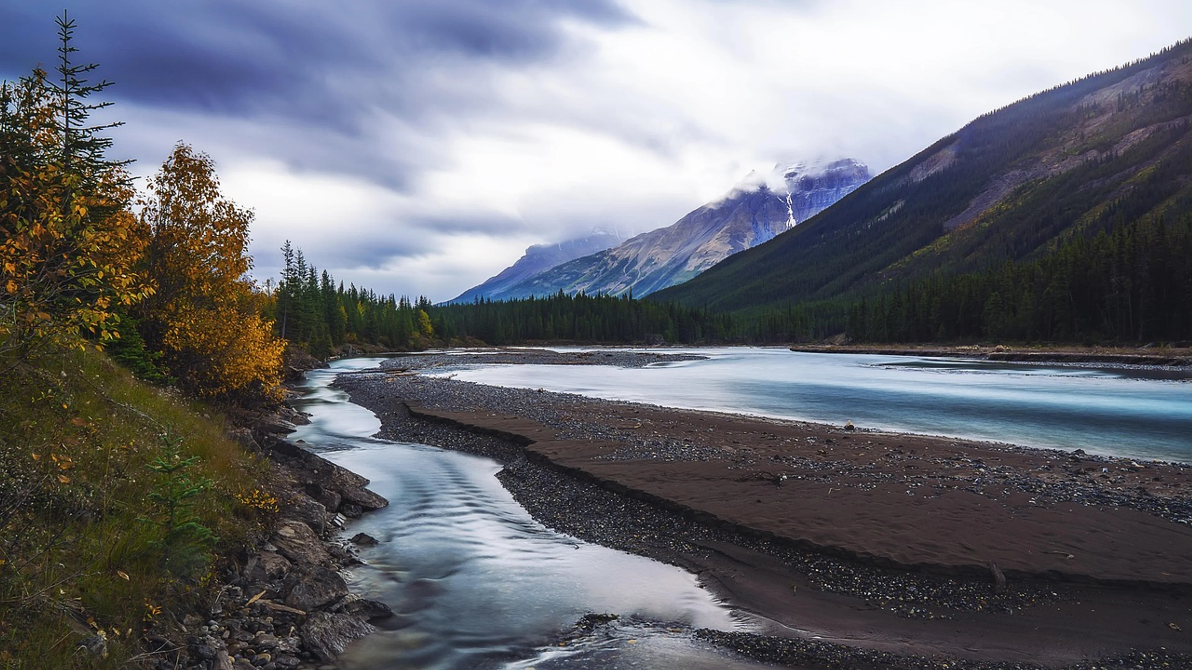 Mountains landscape river - free 4K Ultra HD nature wallpaper for desktop
