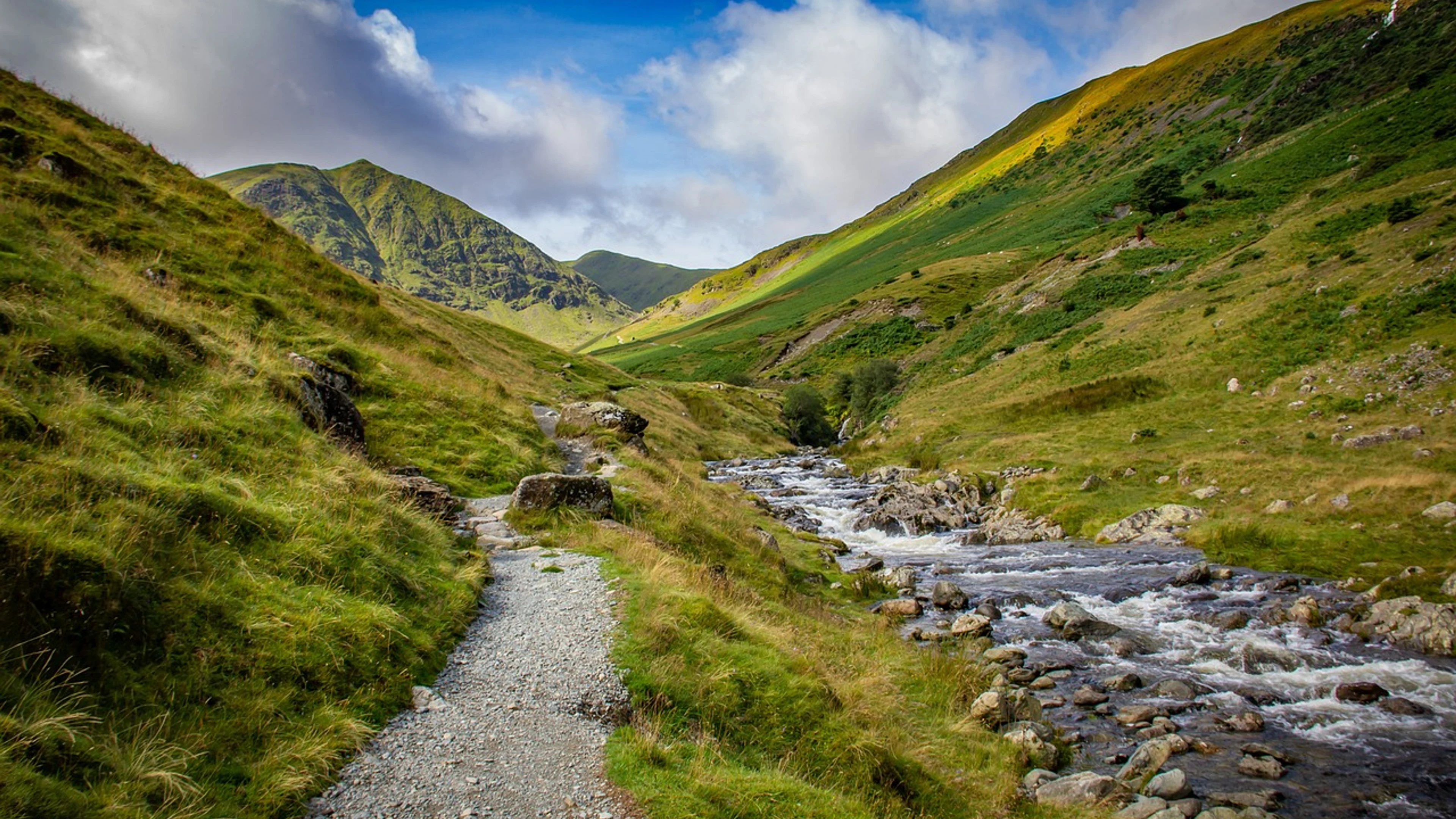 Mountains trail stream - free 4K Ultra HD nature wallpaper for desktop