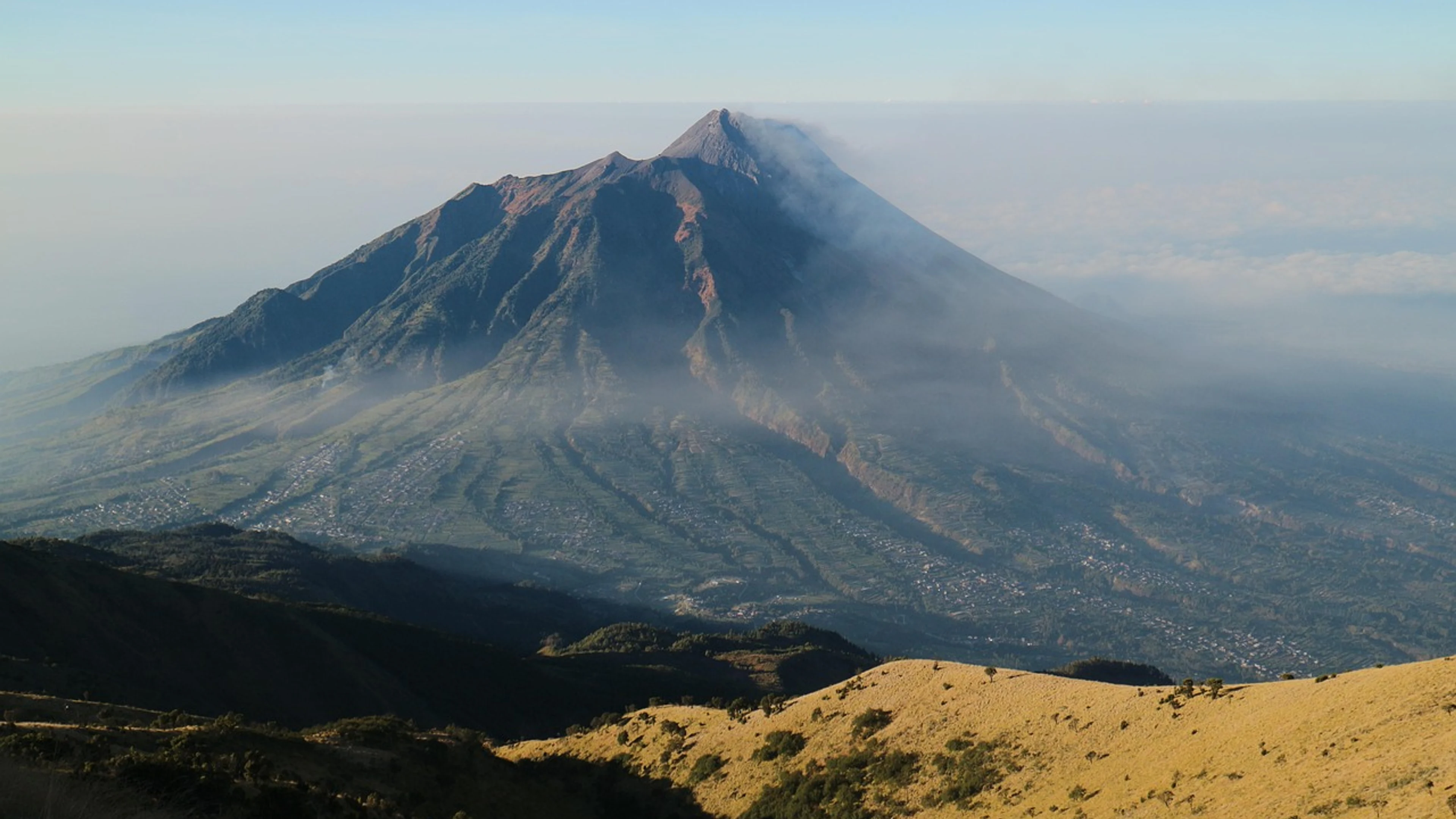 Nature mountain peak - free 4K Ultra HD nature wallpaper for desktop