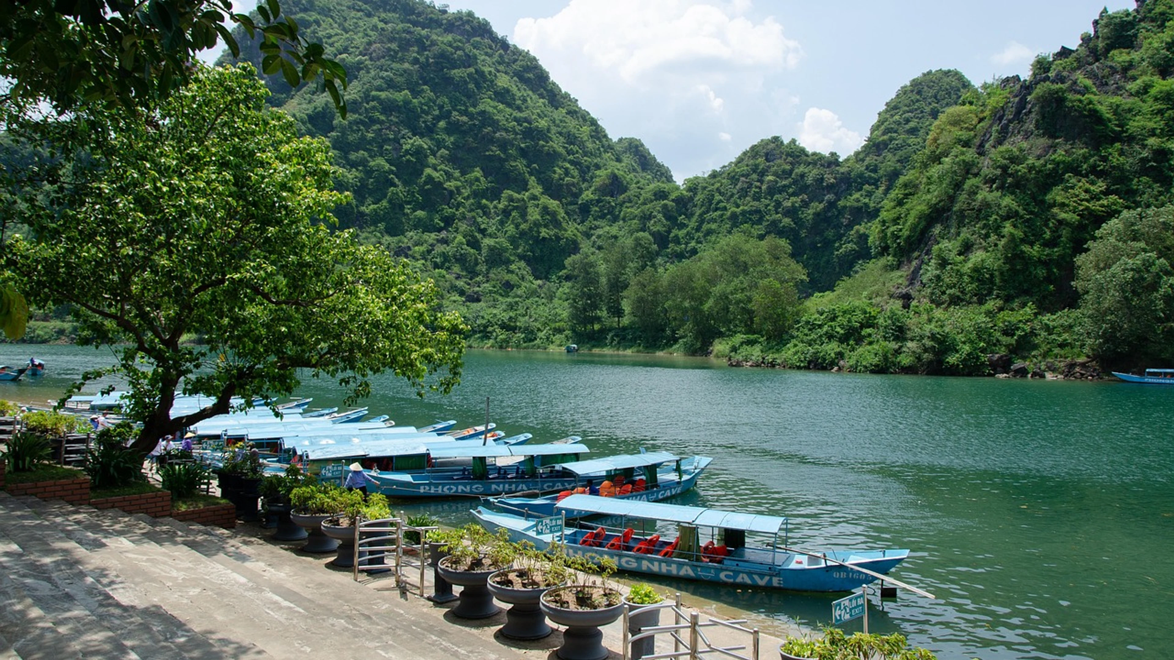 River boats phong nha - free 4K Ultra HD nature wallpaper for desktop