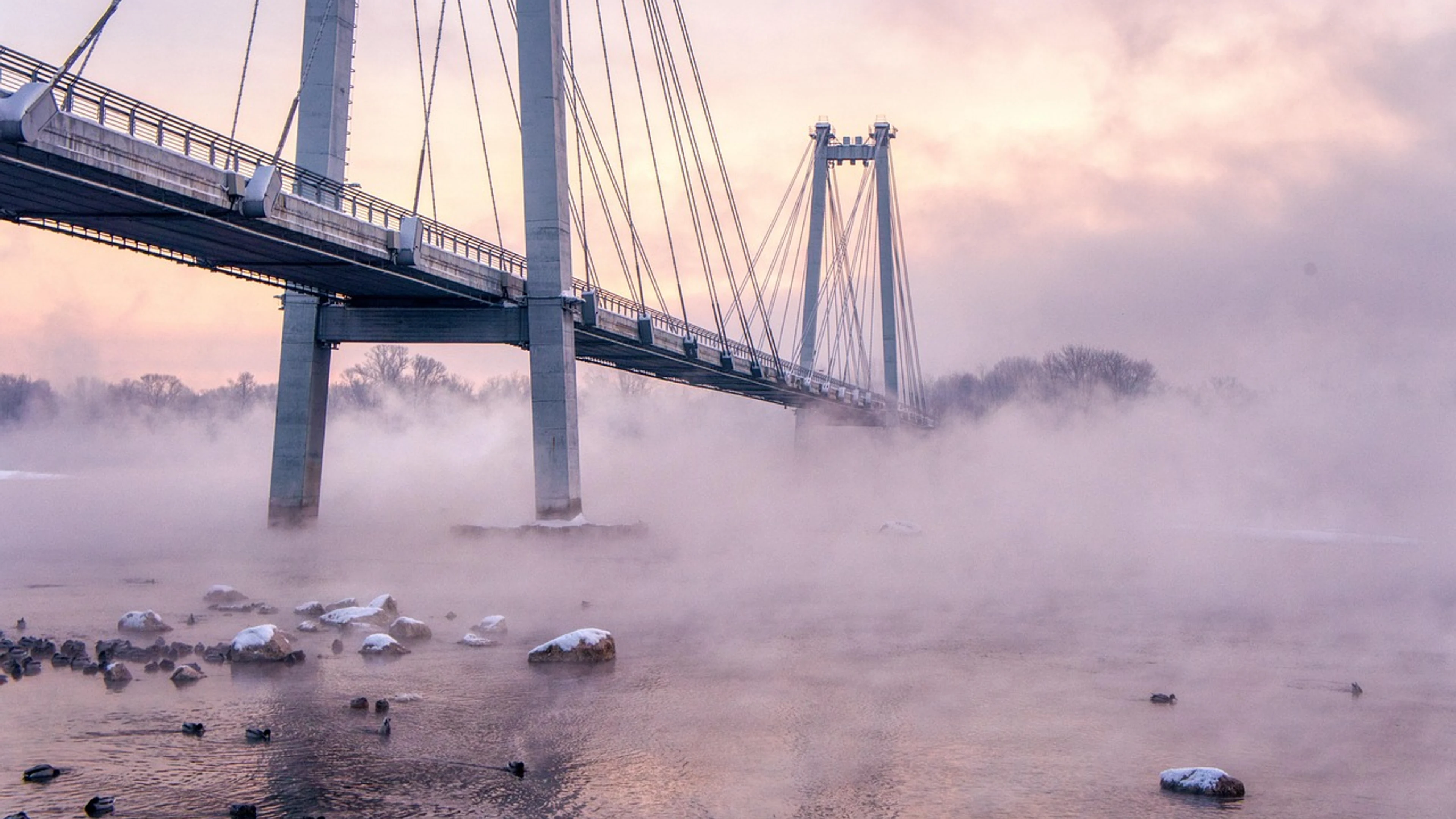 River bridge fog - free 4K Ultra HD nature wallpaper for desktop