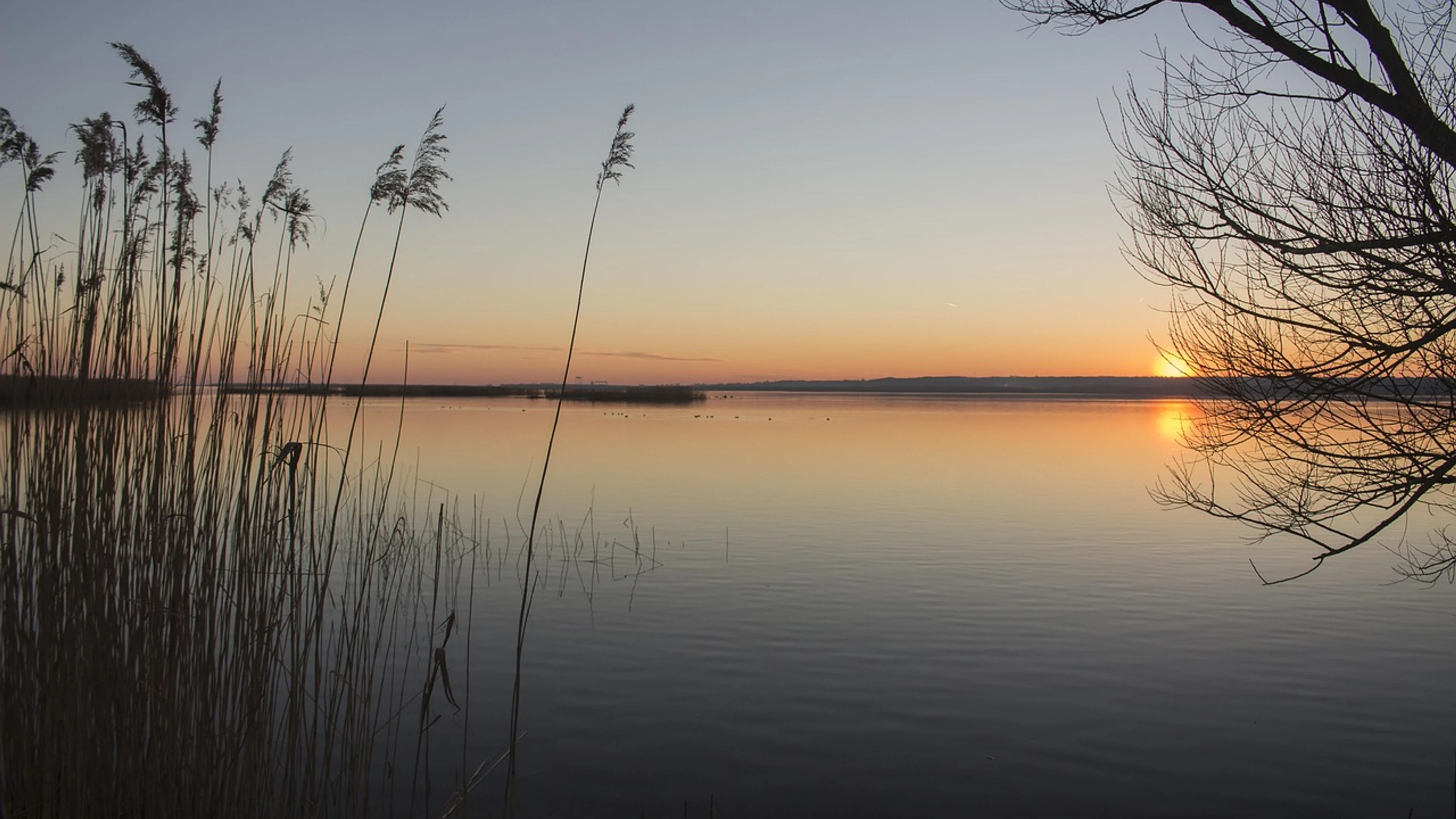 Sunset nature landscape - free 4K Ultra HD nature wallpaper for desktop