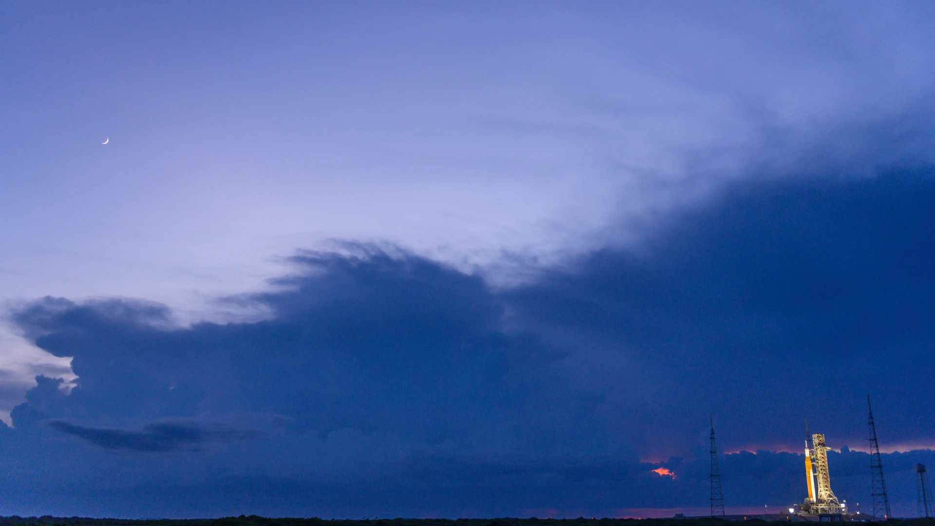 Artemis I Prelaunch - free hd space wallpaper for desktop