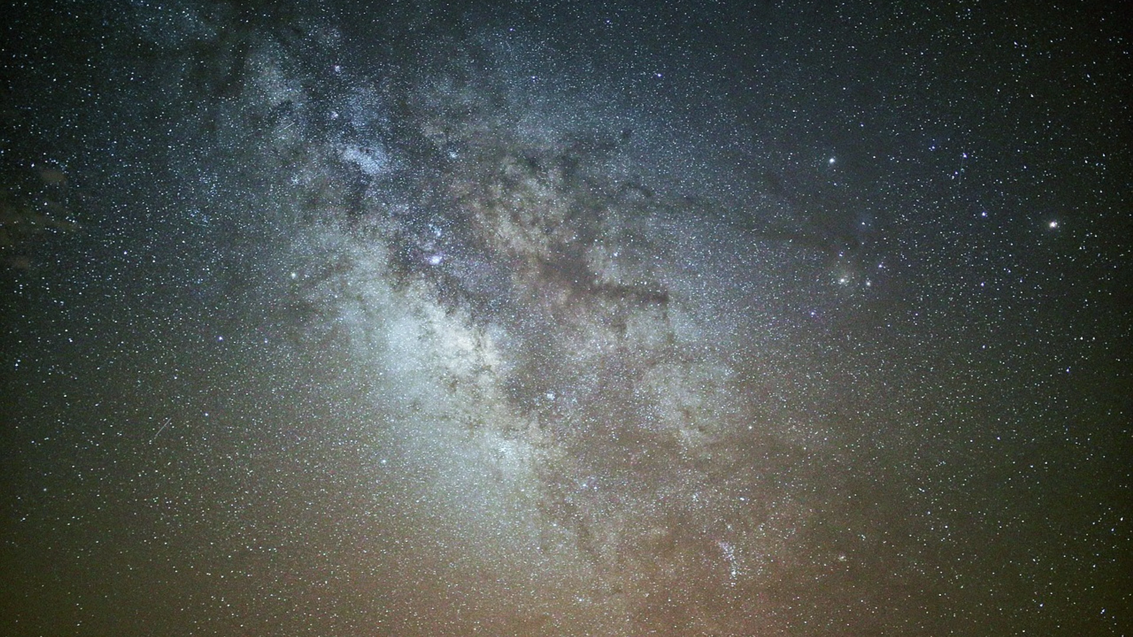 Astronomy milky way constellations - free 4K Ultra HD space wallpaper for desktop