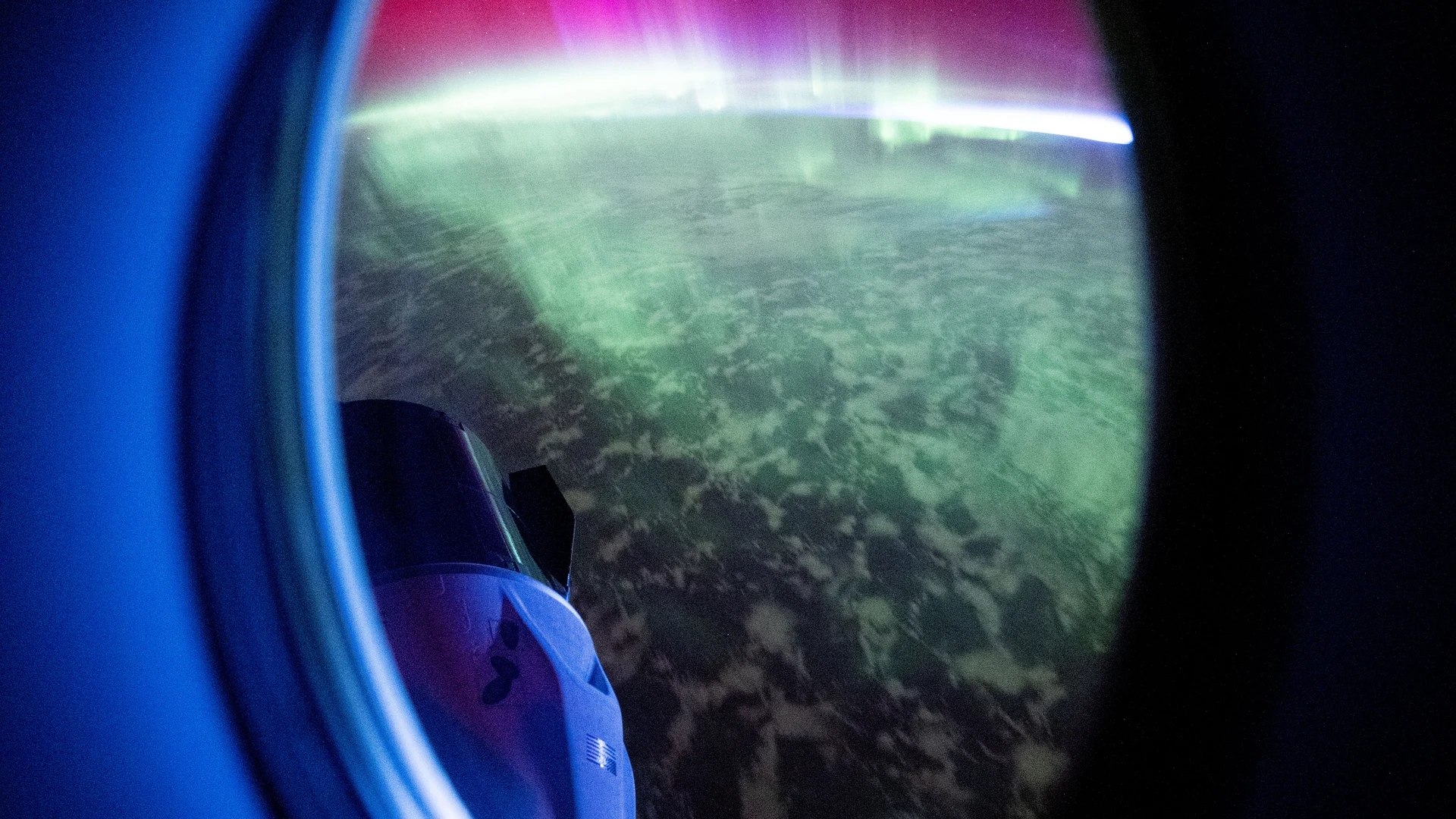 Auroras move through Earth's atmosphere - free hd space wallpaper for desktop