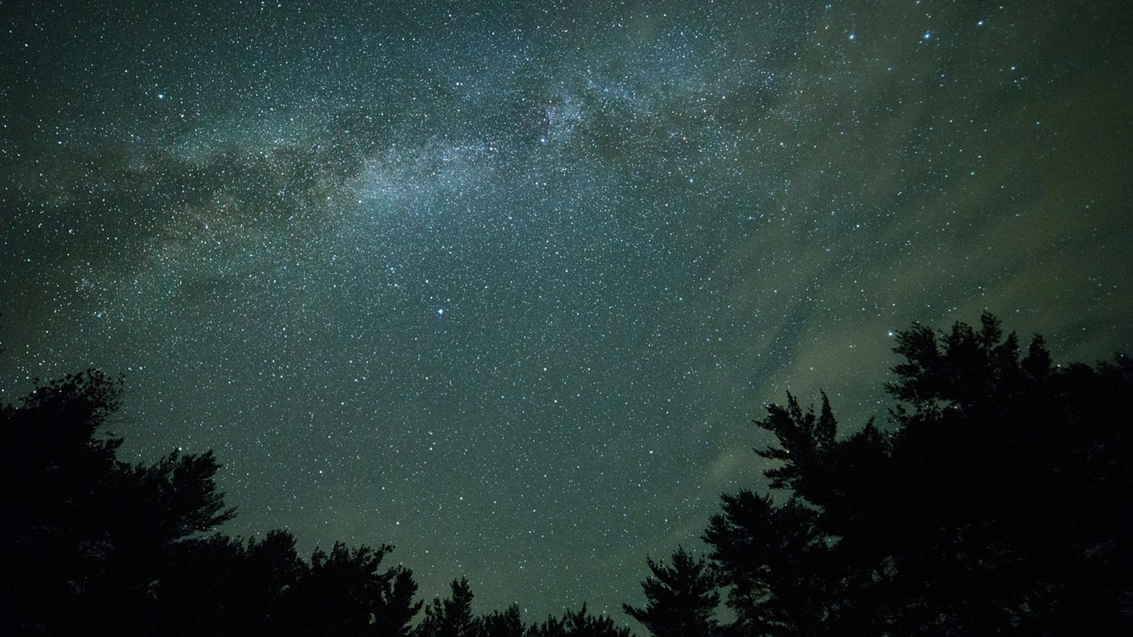 Dark milky way nature - free 4K Ultra HD space wallpaper for desktop
