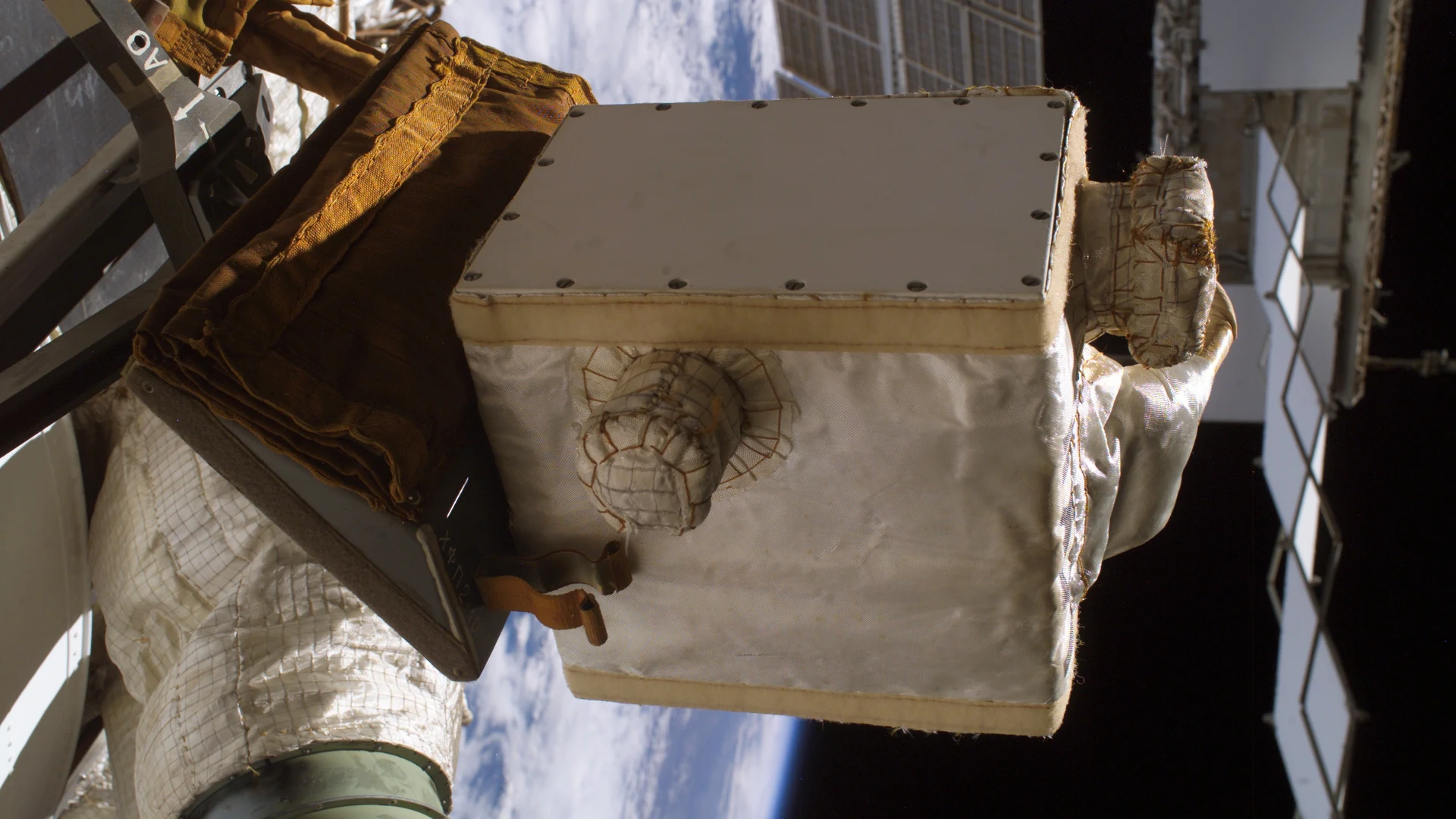 EVA 17A - free hd space wallpaper for desktop