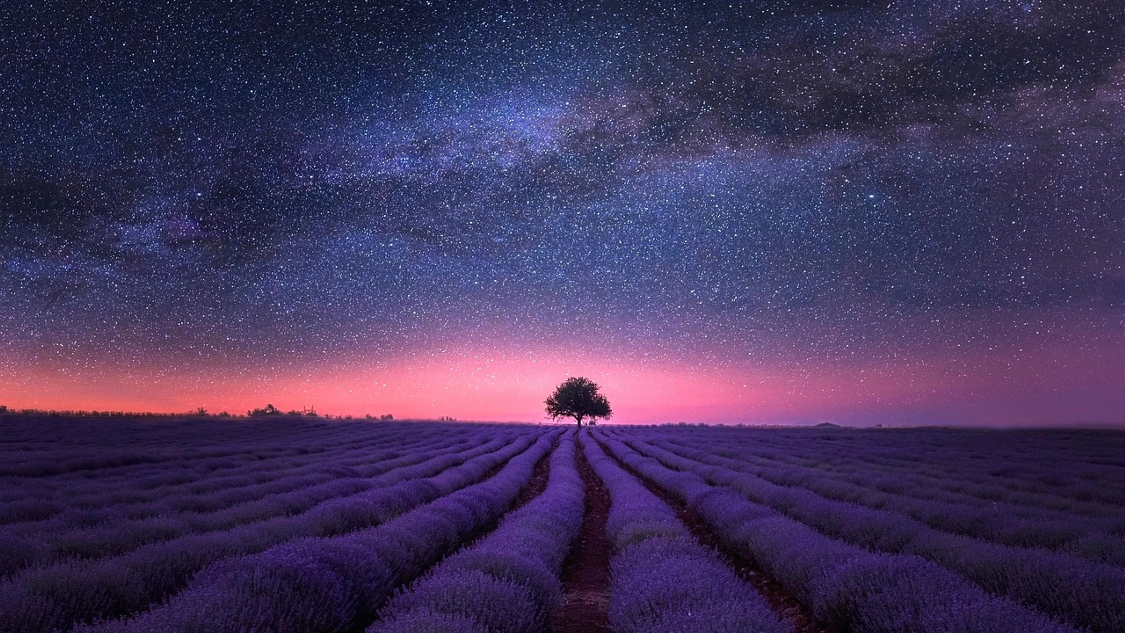 Fields night stars - free 4K Ultra HD space wallpaper for desktop