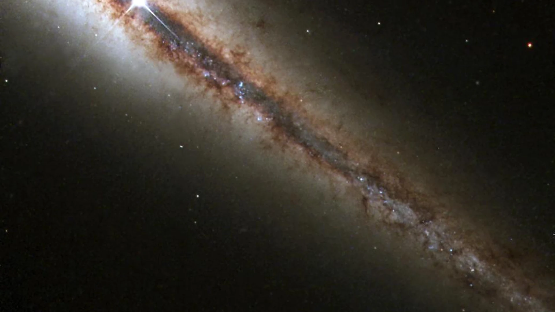 Galaxy NGC 4013 - free hd space wallpaper for desktop