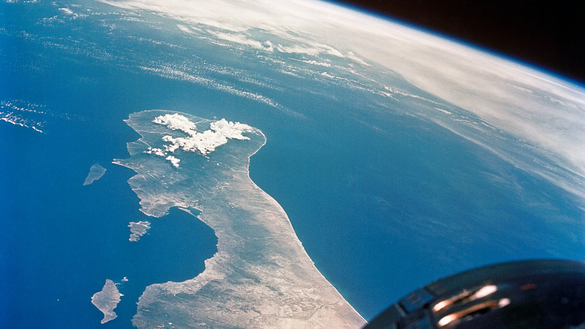 GEMINI-V - EARTH-SKY VIEW - BAJA, CA - OUTER SPACE - free hd space wallpaper for desktop