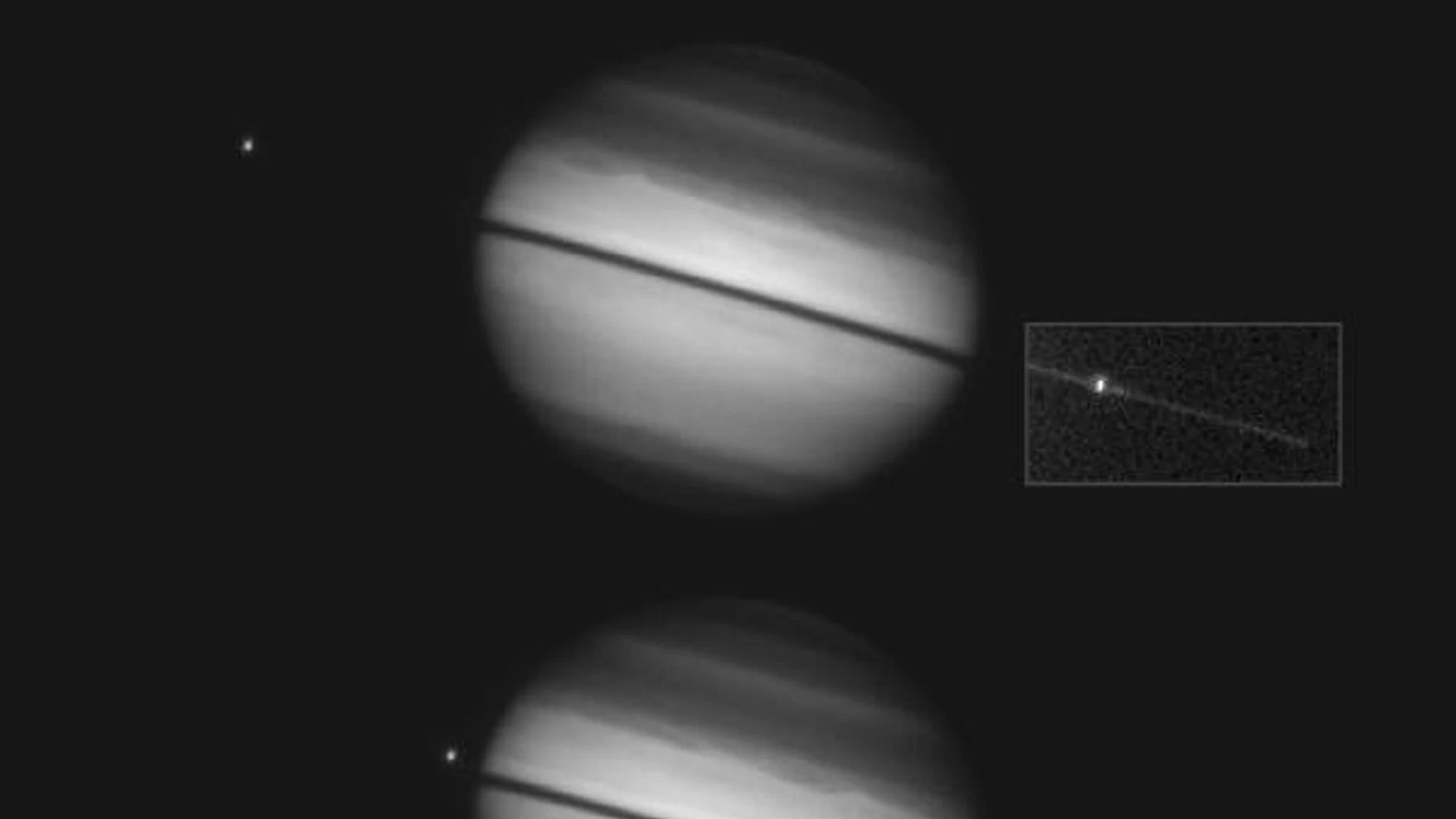 Hubble Views Saturn Ring-Plane Crossing - free hd space wallpaper for desktop