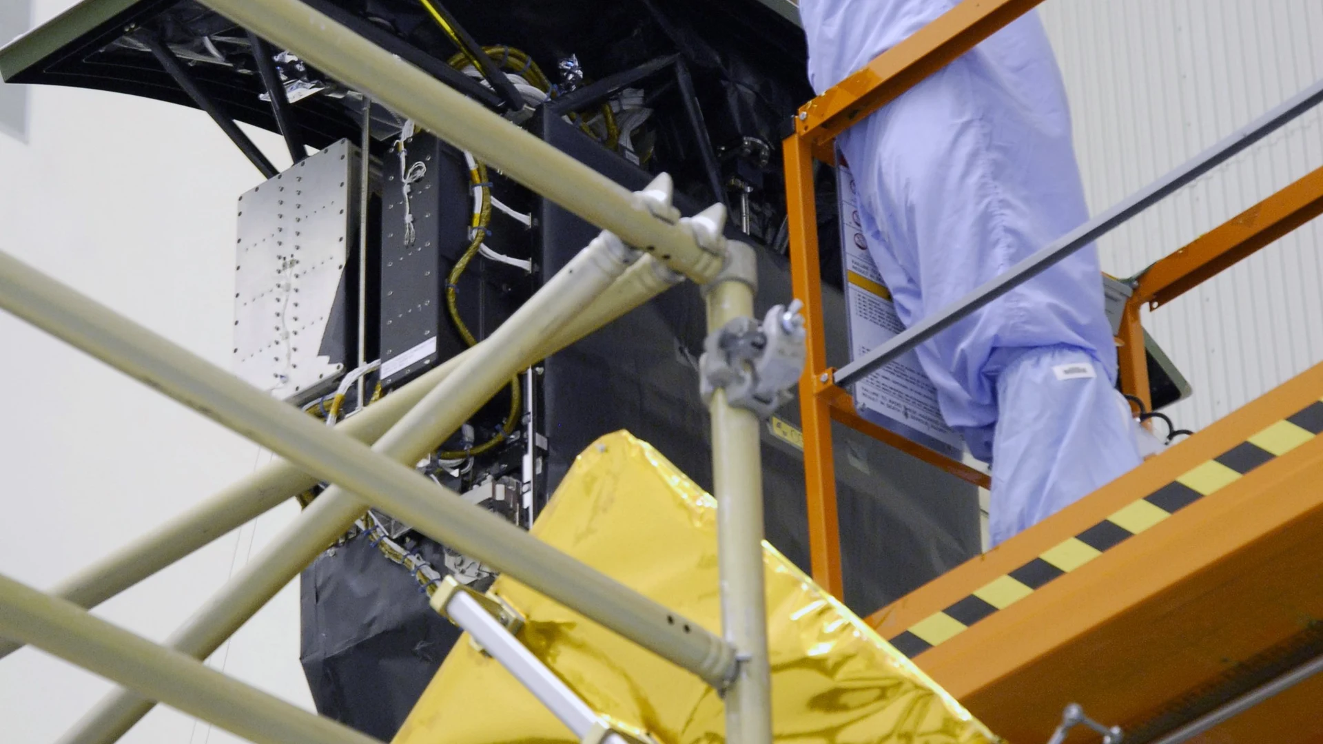 KSC-08pd2473 - free hd space wallpaper for desktop