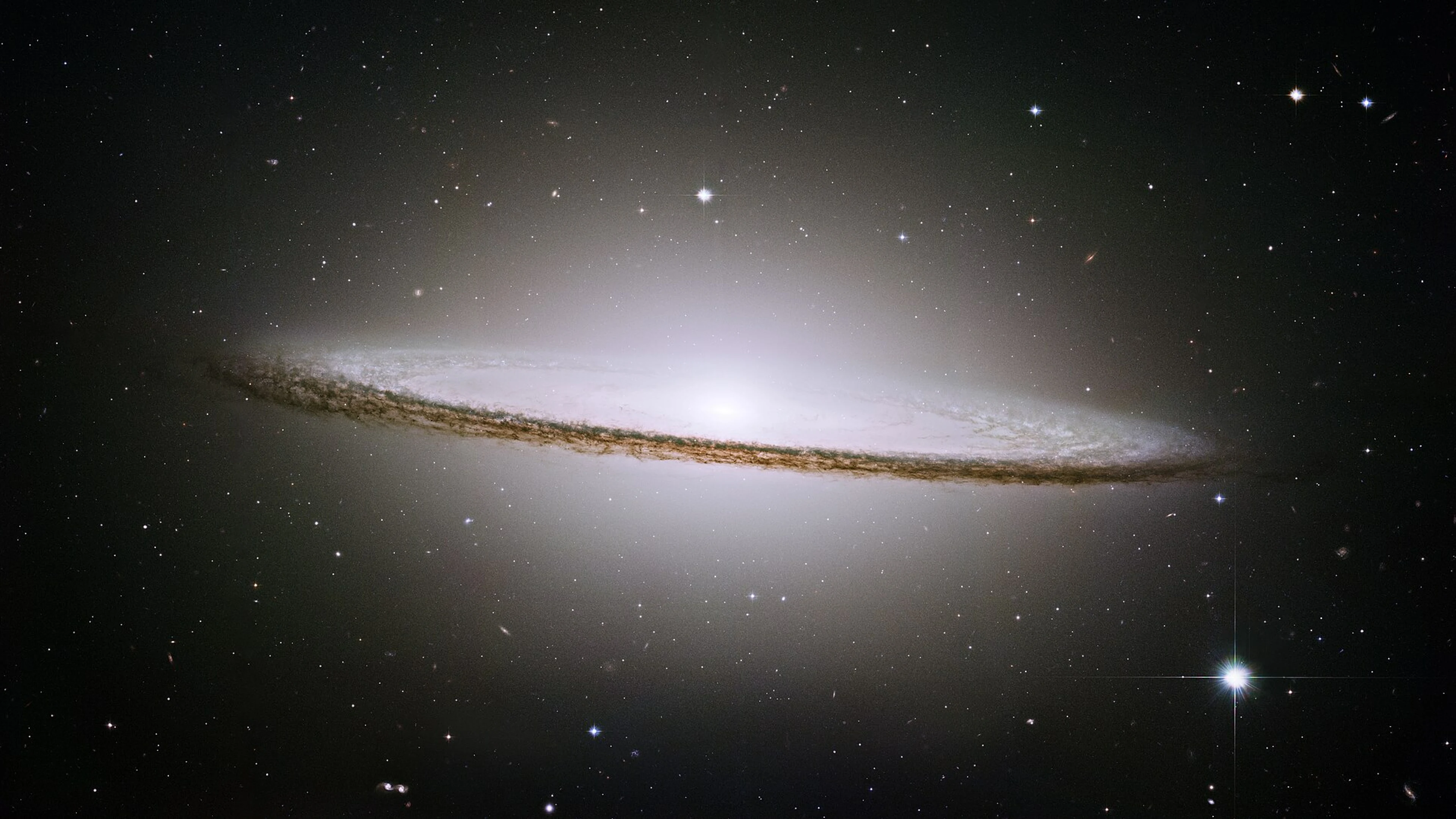M104 ngc4594 sombrero galaxy hi res - free 4K Ultra HD space wallpaper for desktop