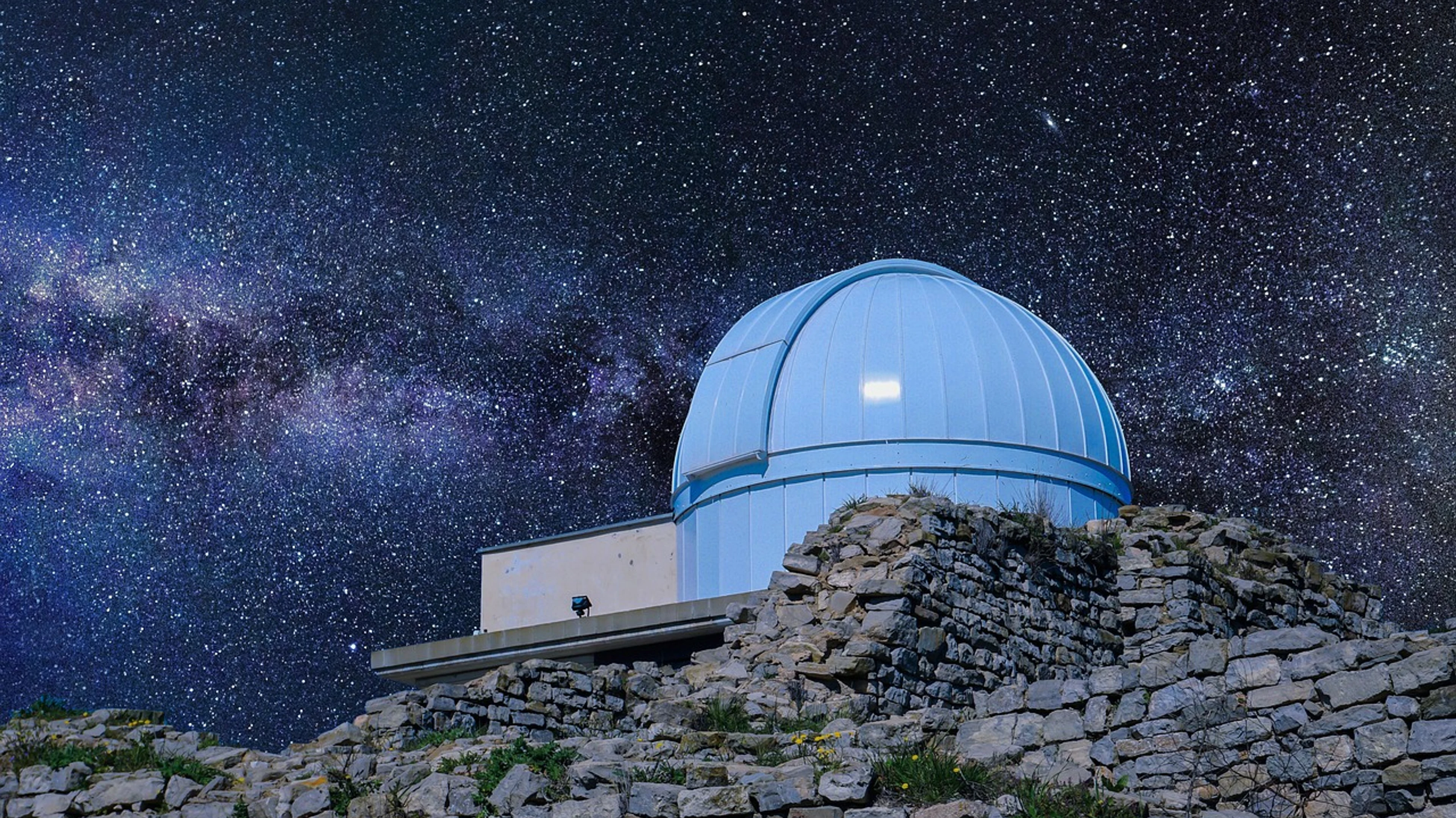 Observatory astronomical technology - free 4K Ultra HD space wallpaper for desktop