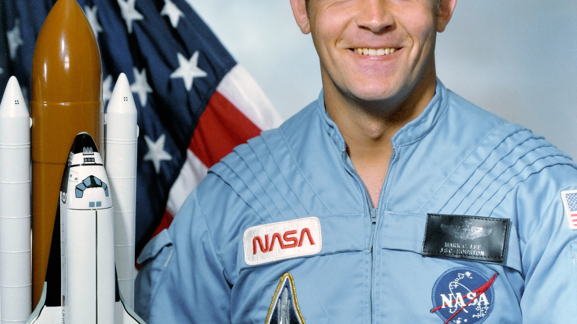 Official Portrait - Astronaut Mark C. Lee - free hd space wallpaper for desktop