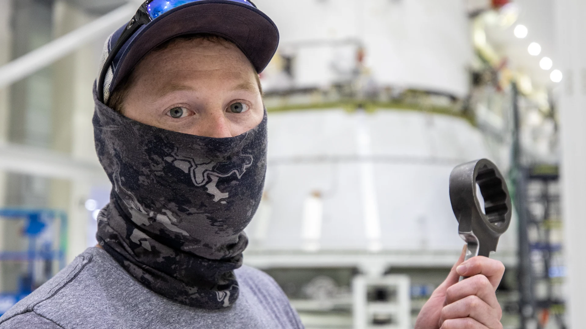 Orion Spacecraft Adapter (SA) Cone Install - free hd space wallpaper for desktop