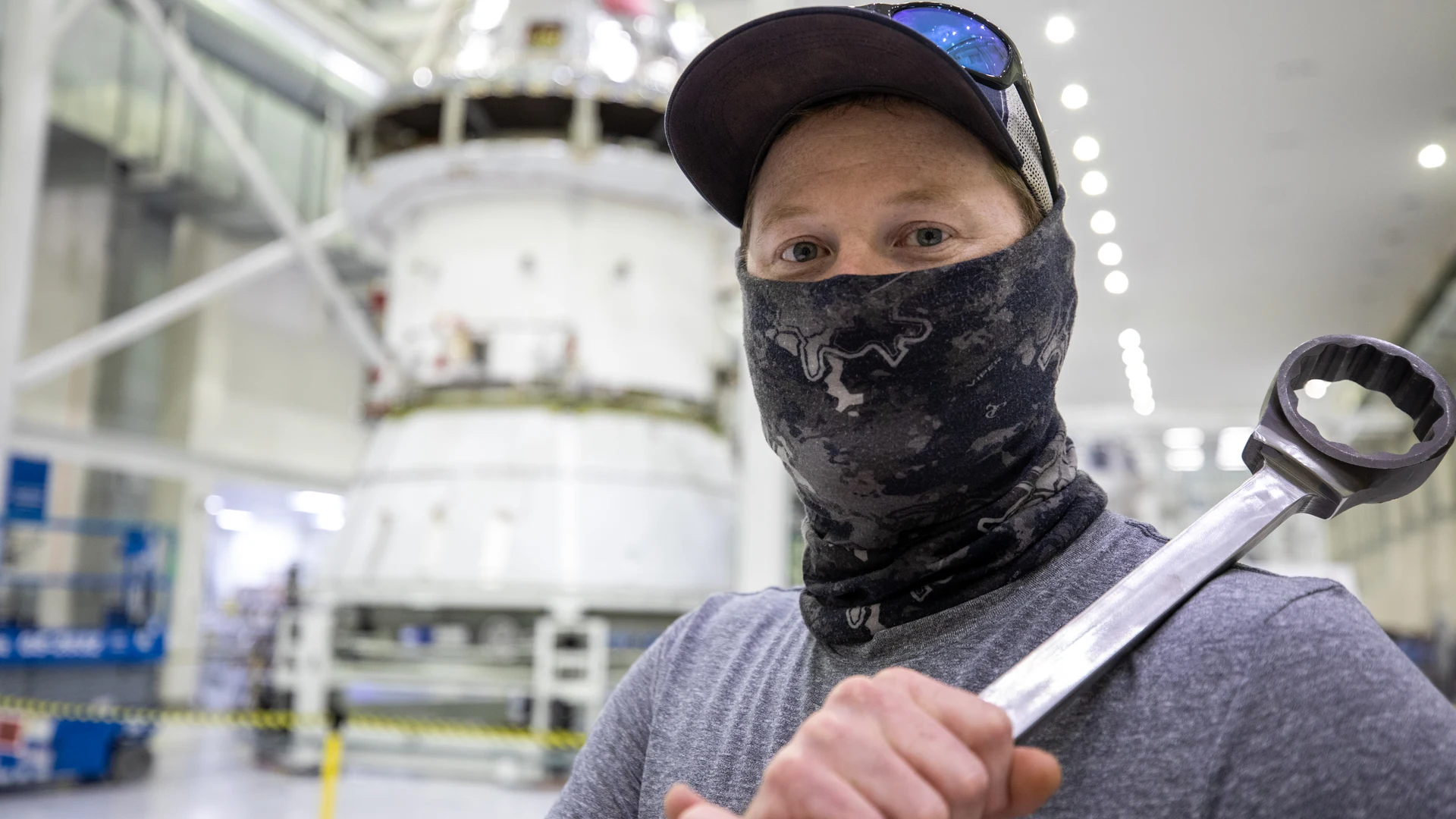 Orion Spacecraft Adapter (SA) Cone Install - free hd space wallpaper for desktop