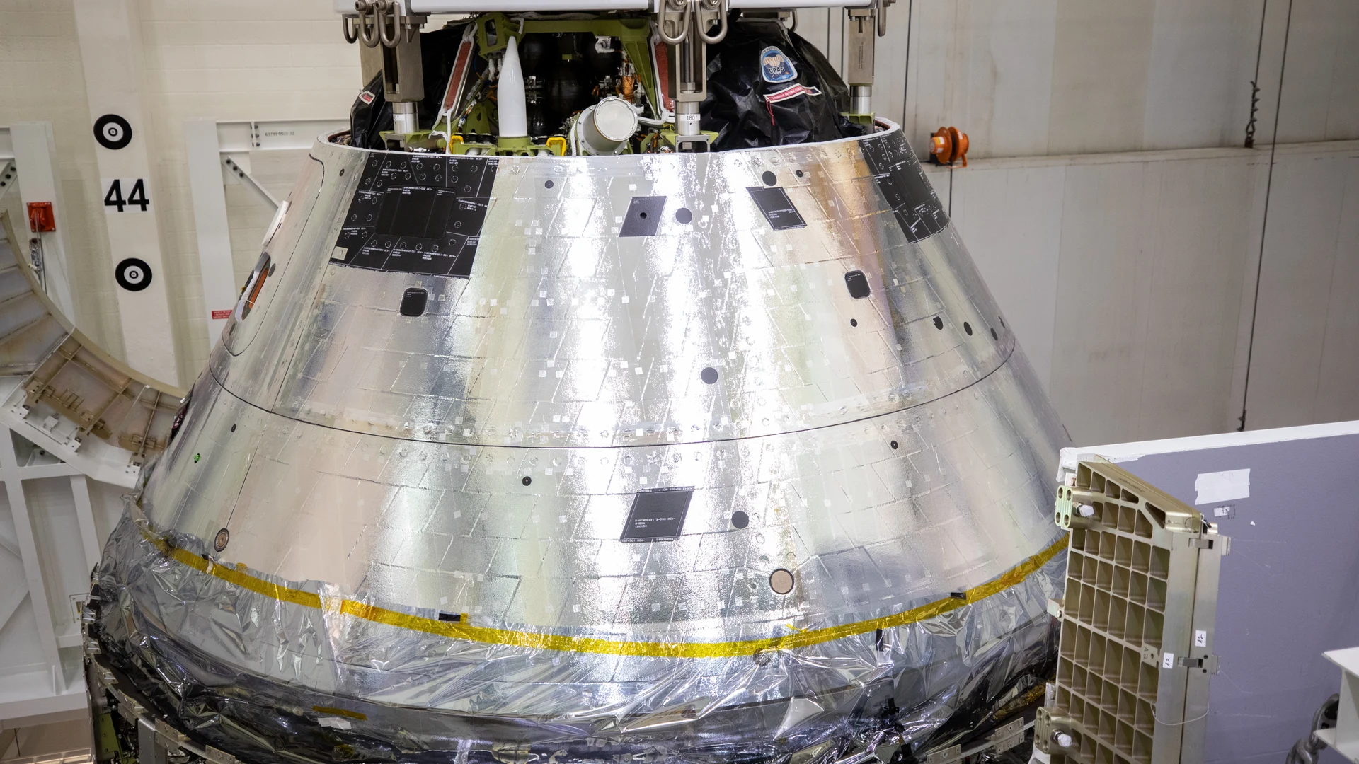 Orion Spacecraft Adapter (SA) Cone Install - free hd space wallpaper for desktop