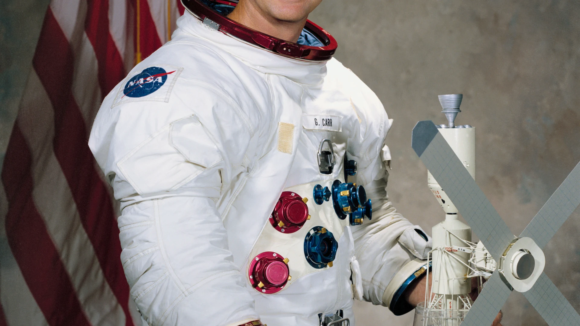 Portrait - Astronaut Gerald P. Carr - free hd space wallpaper for desktop