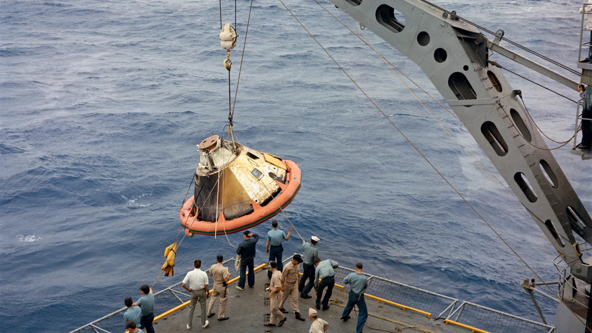 Recovery - Apollo Spacecraft (S/C)-017 - free hd space wallpaper for desktop