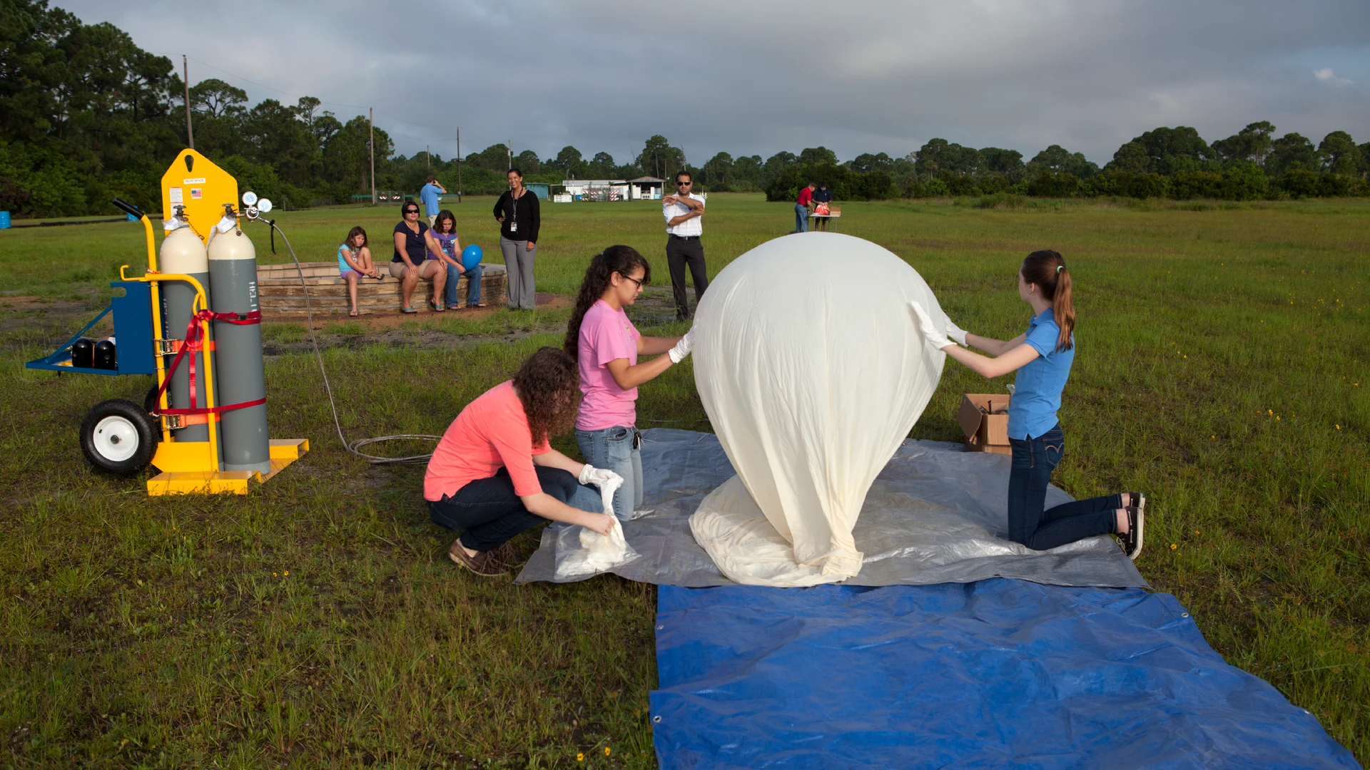 Rocket University - Balloon Launch at KARS 1 - free hd space wallpaper for desktop