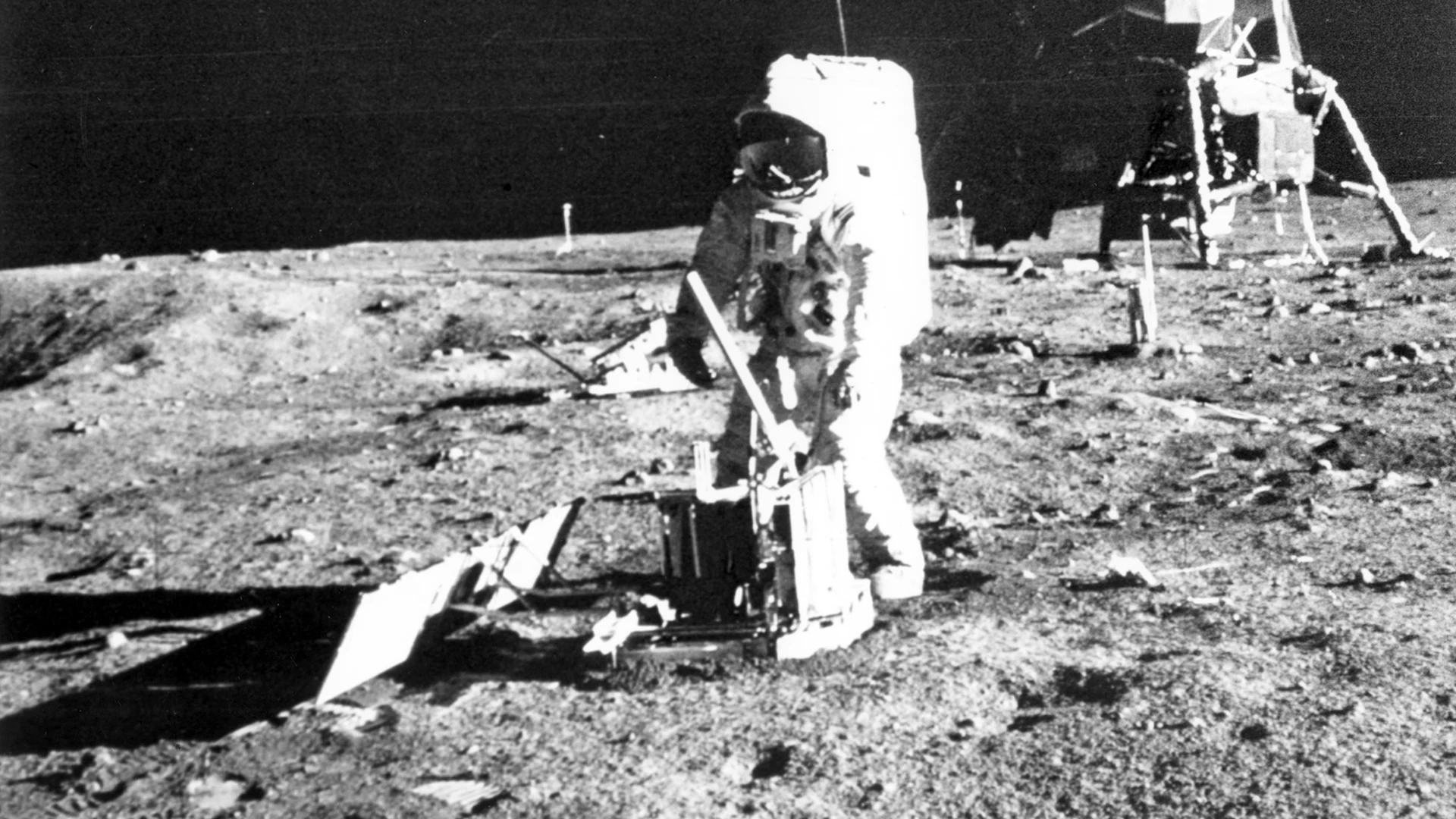 Saturn Apollo Program - free hd space wallpaper for desktop