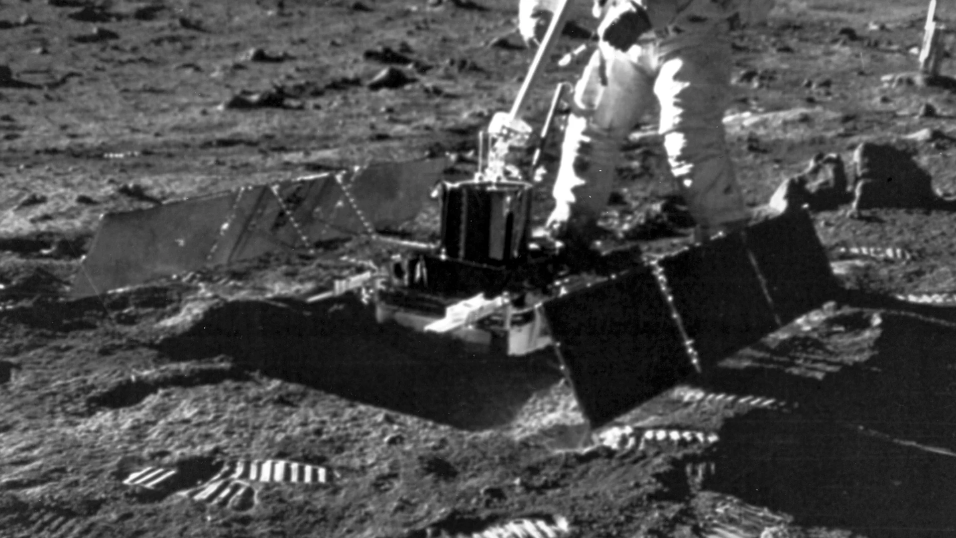 Saturn Apollo Program - free hd space wallpaper for desktop