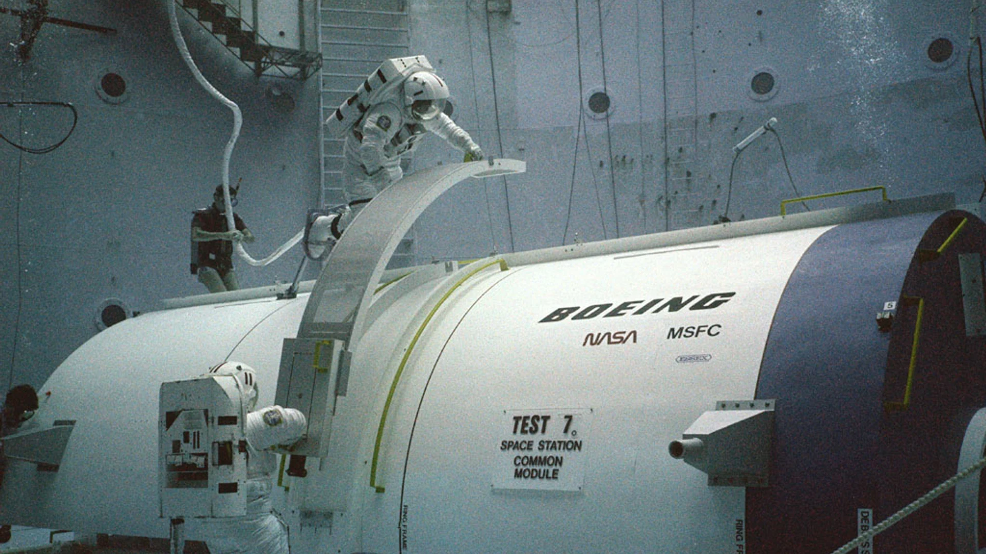 Space Station - free hd space wallpaper for desktop