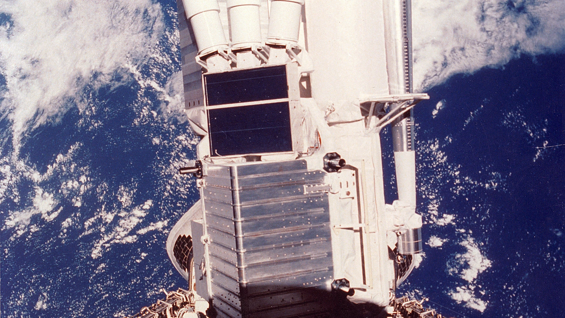 Spacelab - free hd space wallpaper for desktop